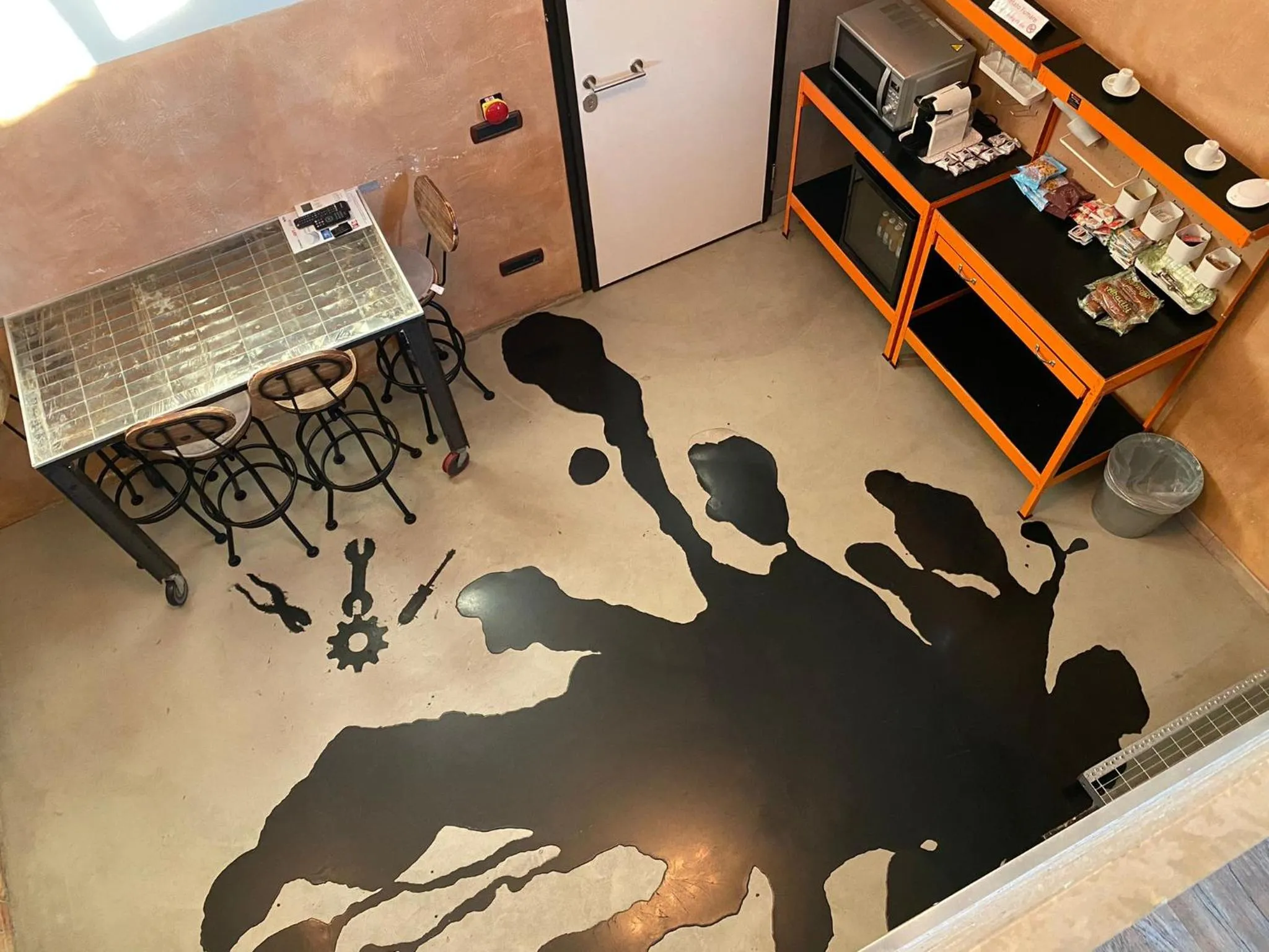 TV and multimedia in B2In Suite & Office