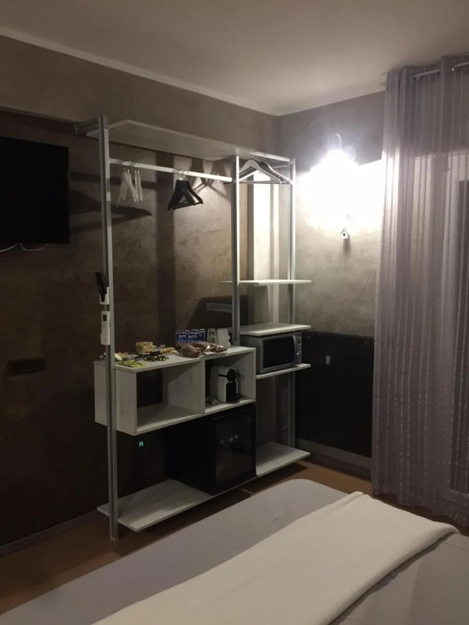 Bed in B2In Suite & Office