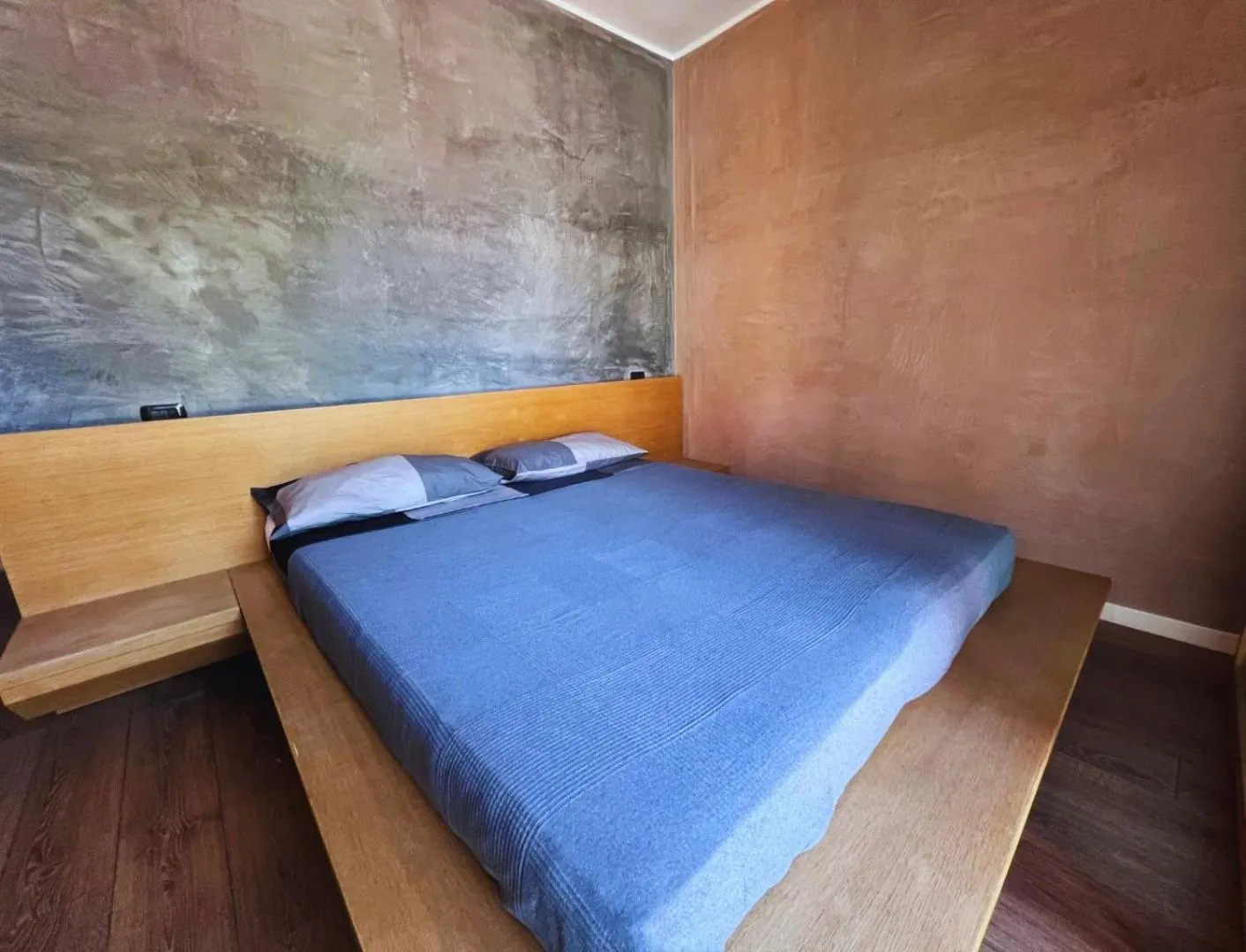 Bed in B2In Suite & Office