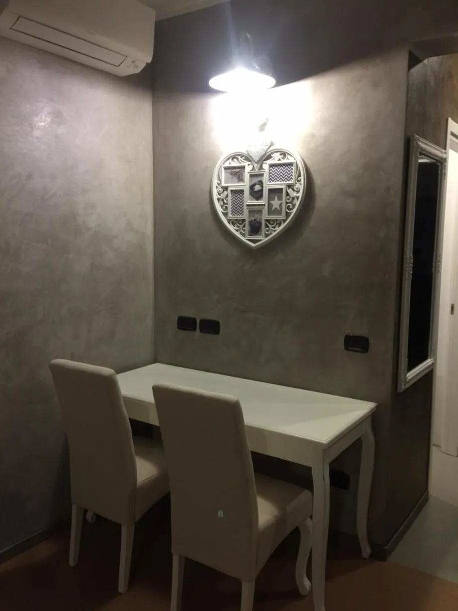 Bathroom in B2In Suite & Office