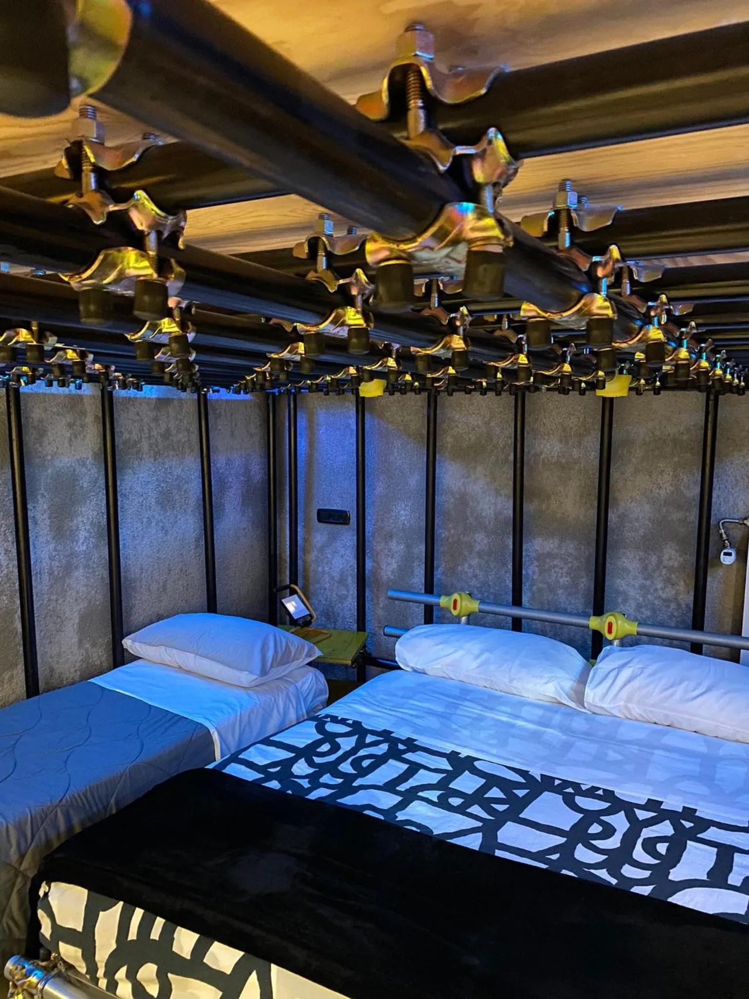 Bed in B2In Suite & Office