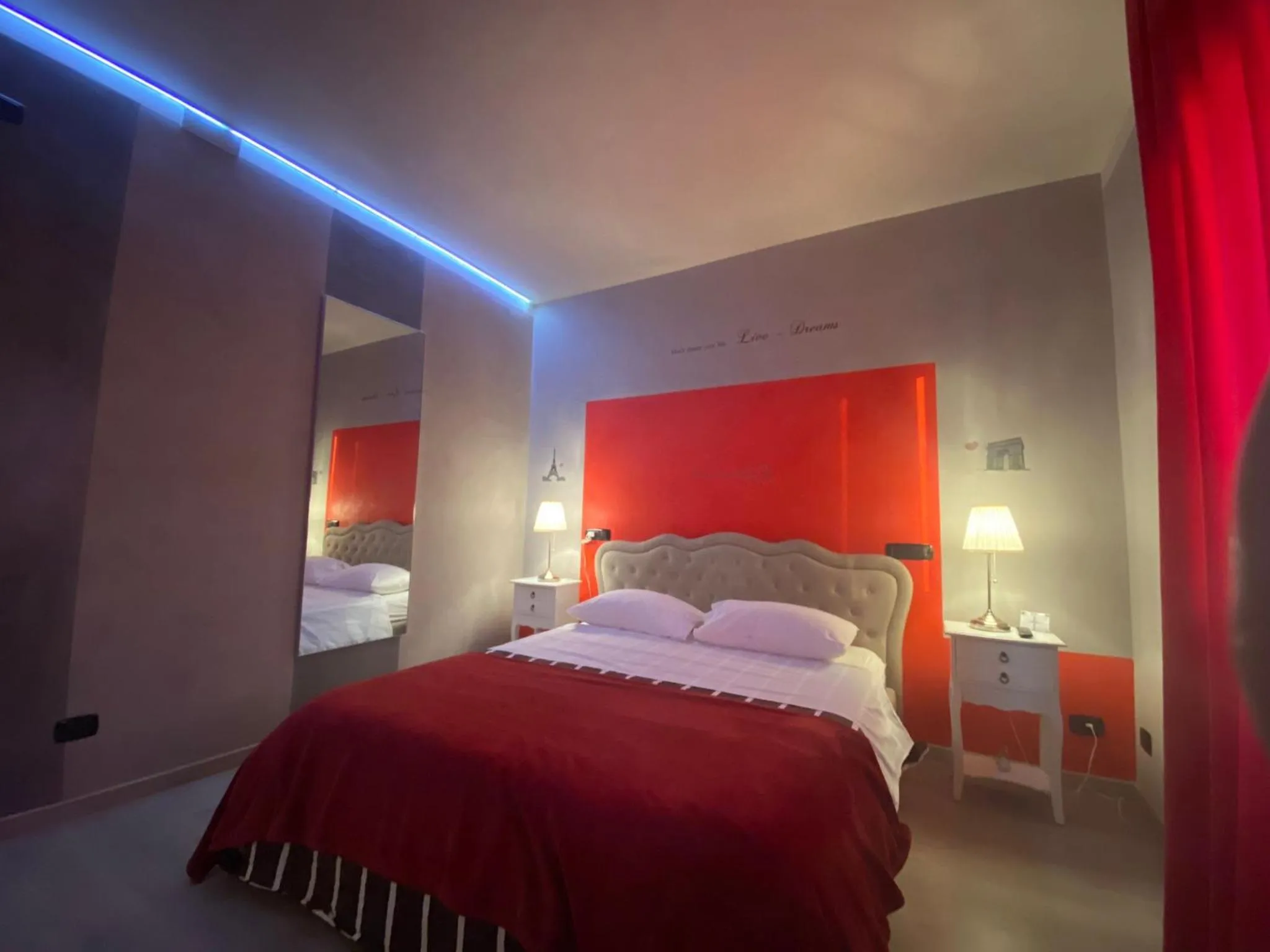 Bed in B2In Suite & Office