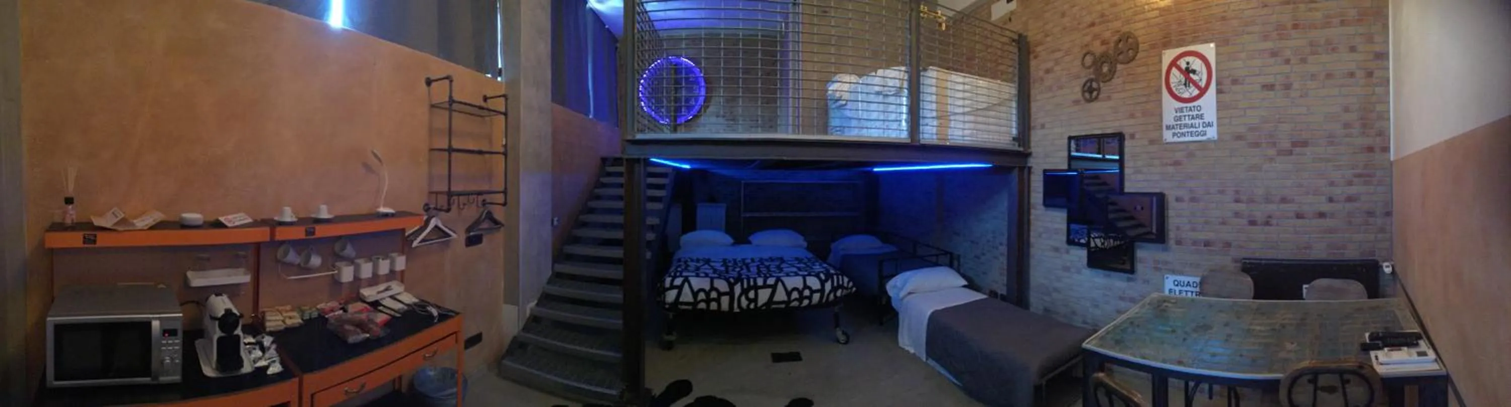 Facade/entrance in B2In Suite & Office