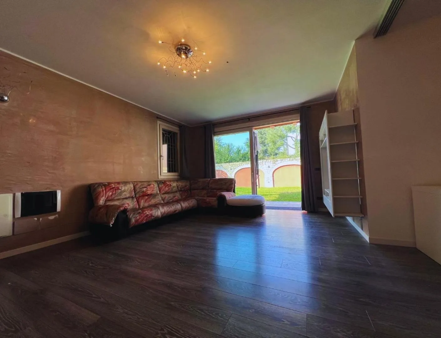 Communal lounge/ TV room in B2In Suite & Office