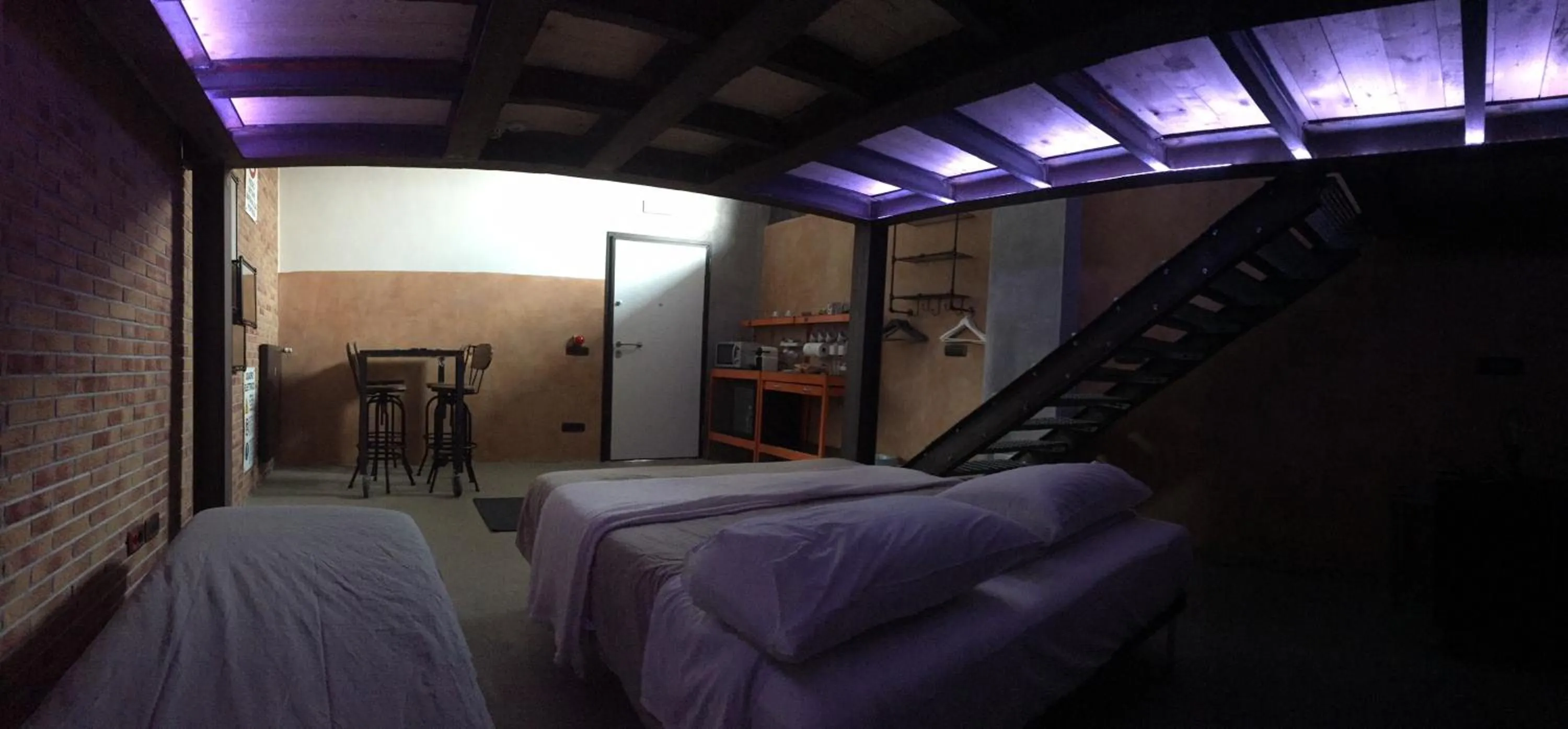 Bed in B2In Suite & Office