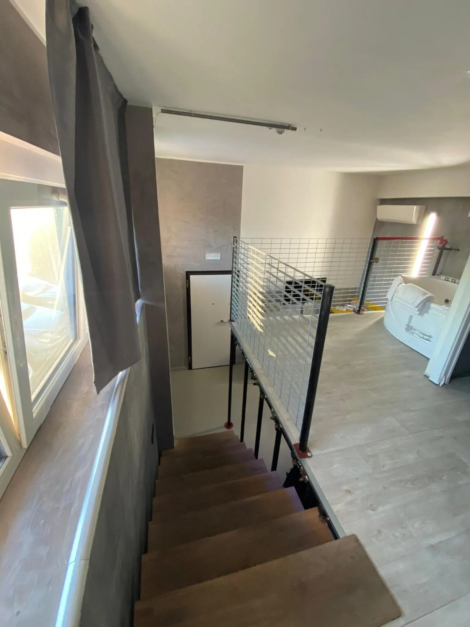 Hot Tub in B2In Suite & Office