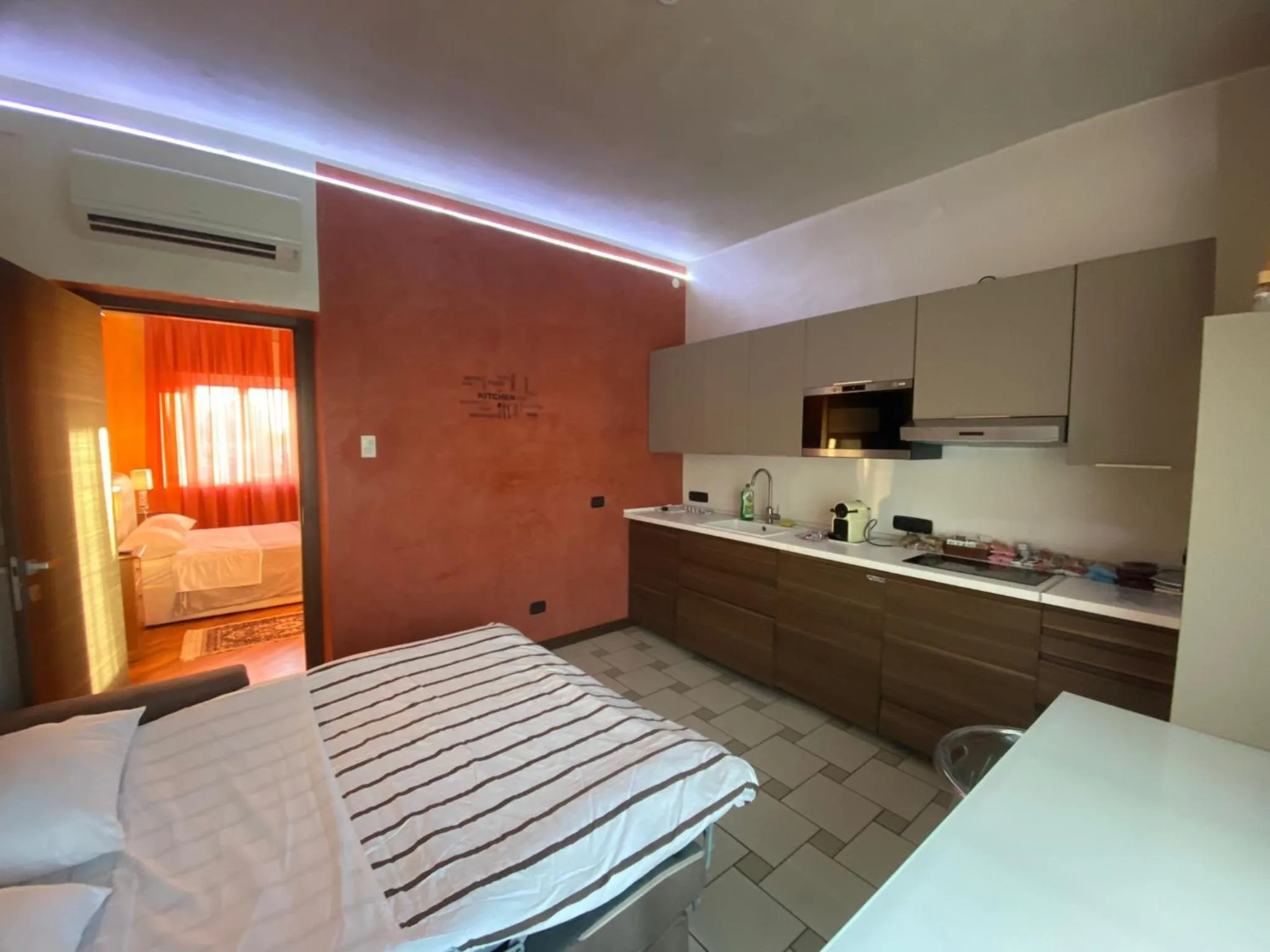 Bed in B2In Suite & Office