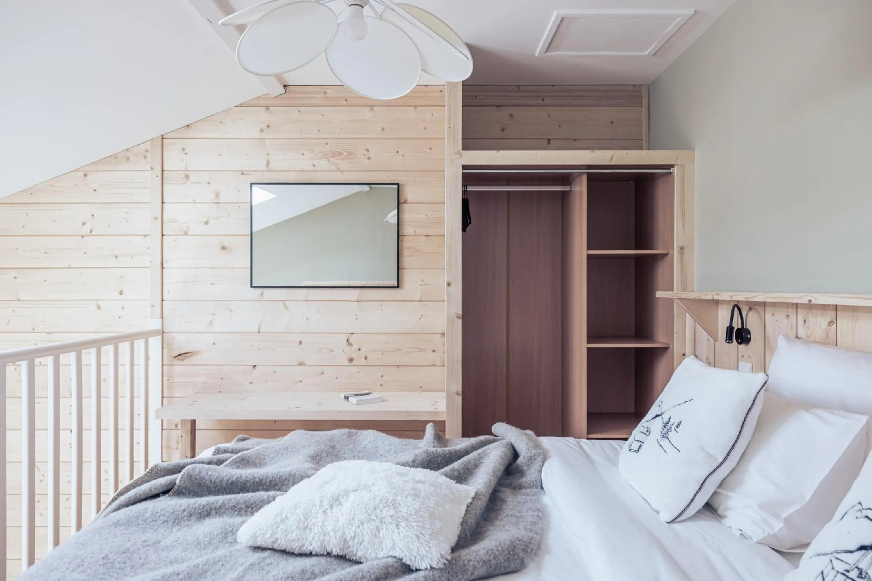 Bedroom, Bed in Appart-Hotel Les Palombieres