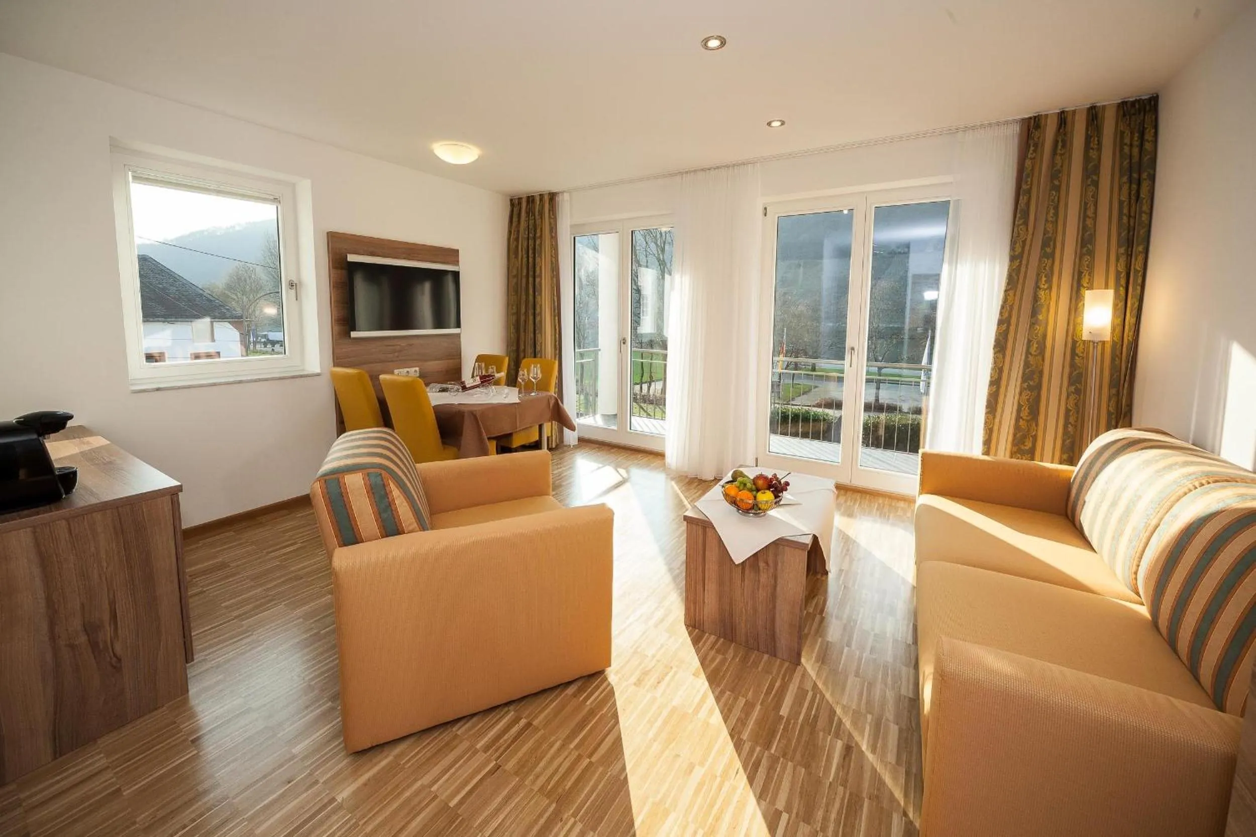 TV and multimedia in Hotel Zum Anker-THULLs Restaurant