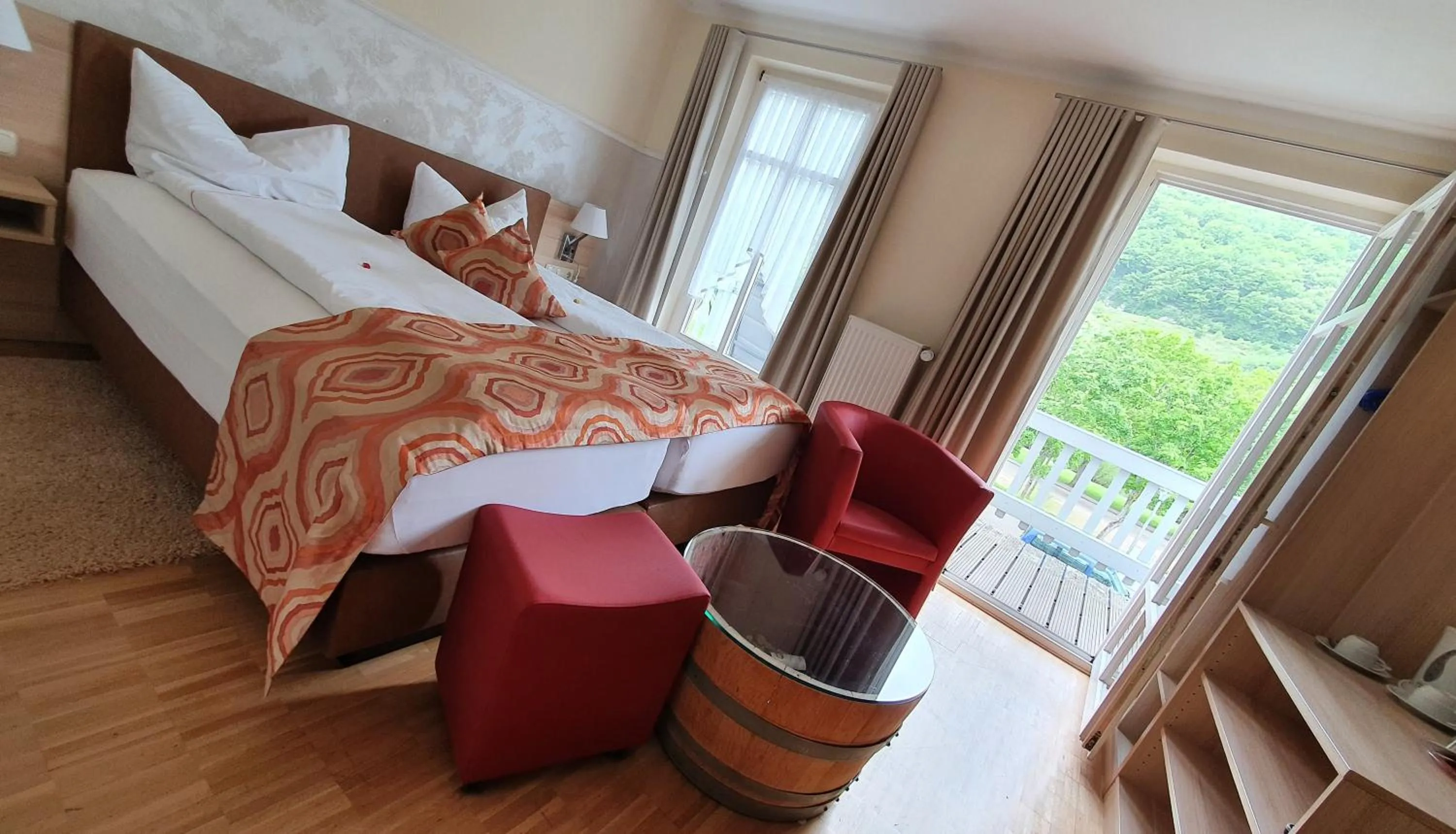 Bed in Hotel Zum Anker-THULLs Restaurant