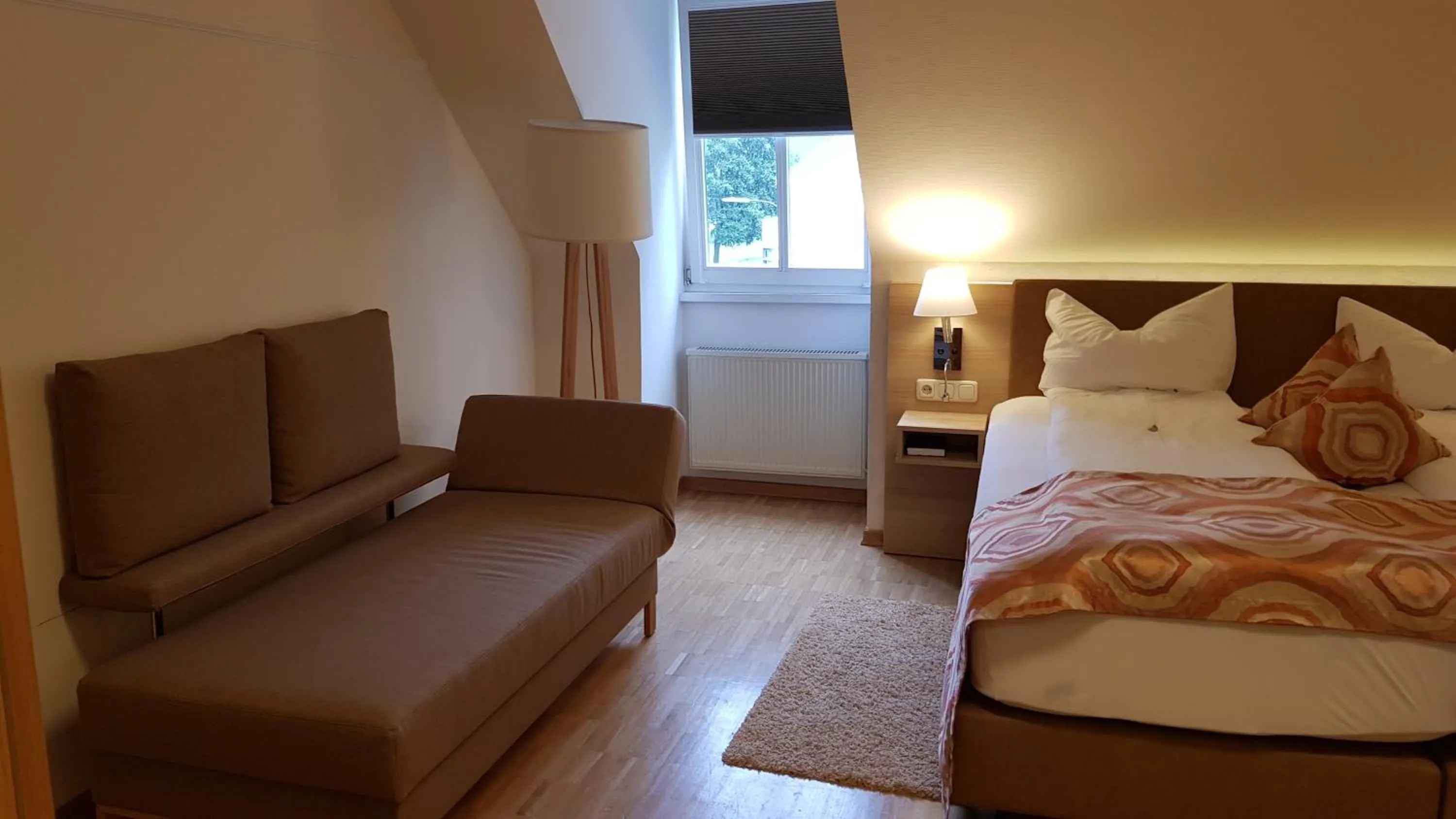 Photo of the whole room, Bed in Hotel Zum Anker-THULLs Restaurant