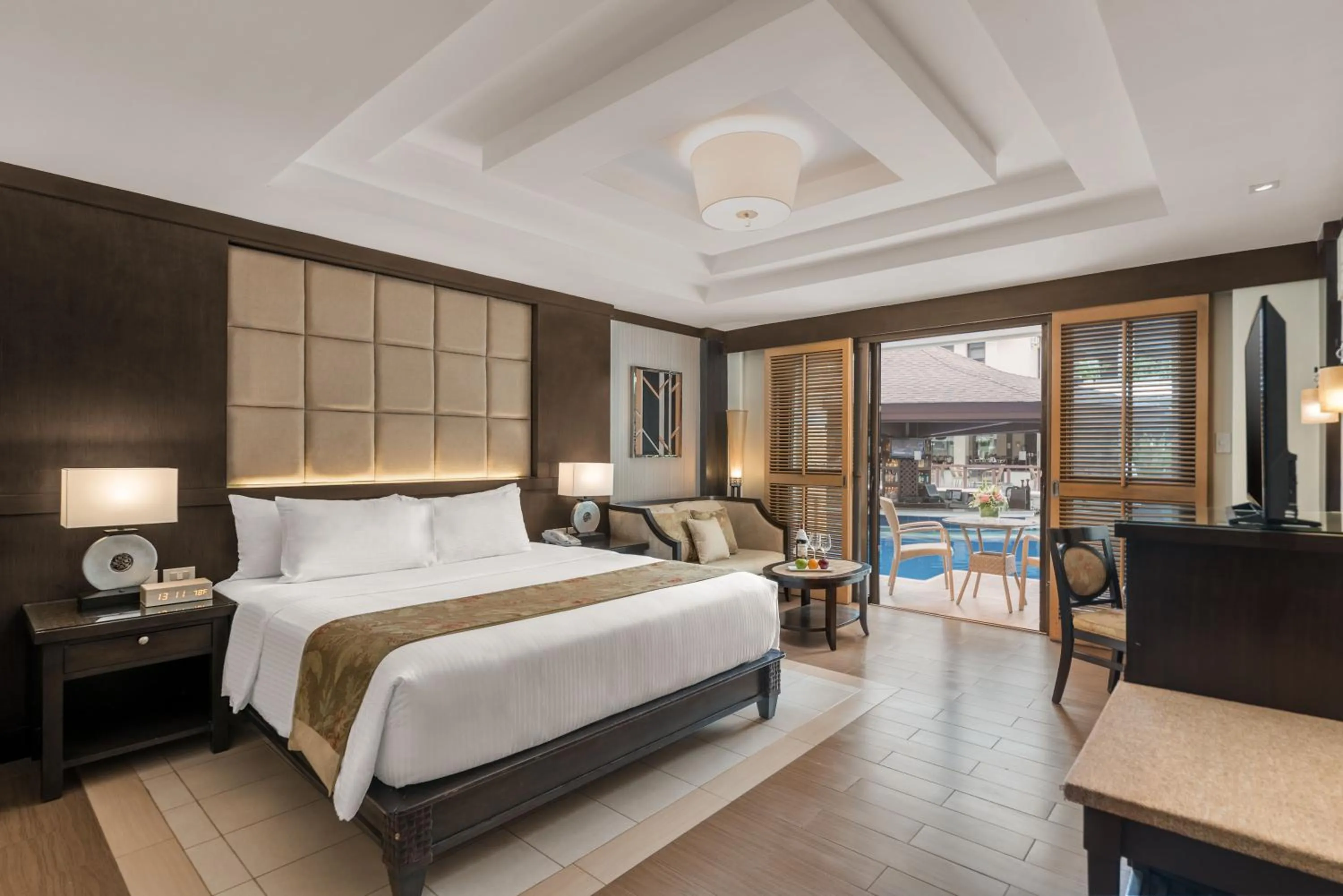 Bed in Henann Lagoon Resort