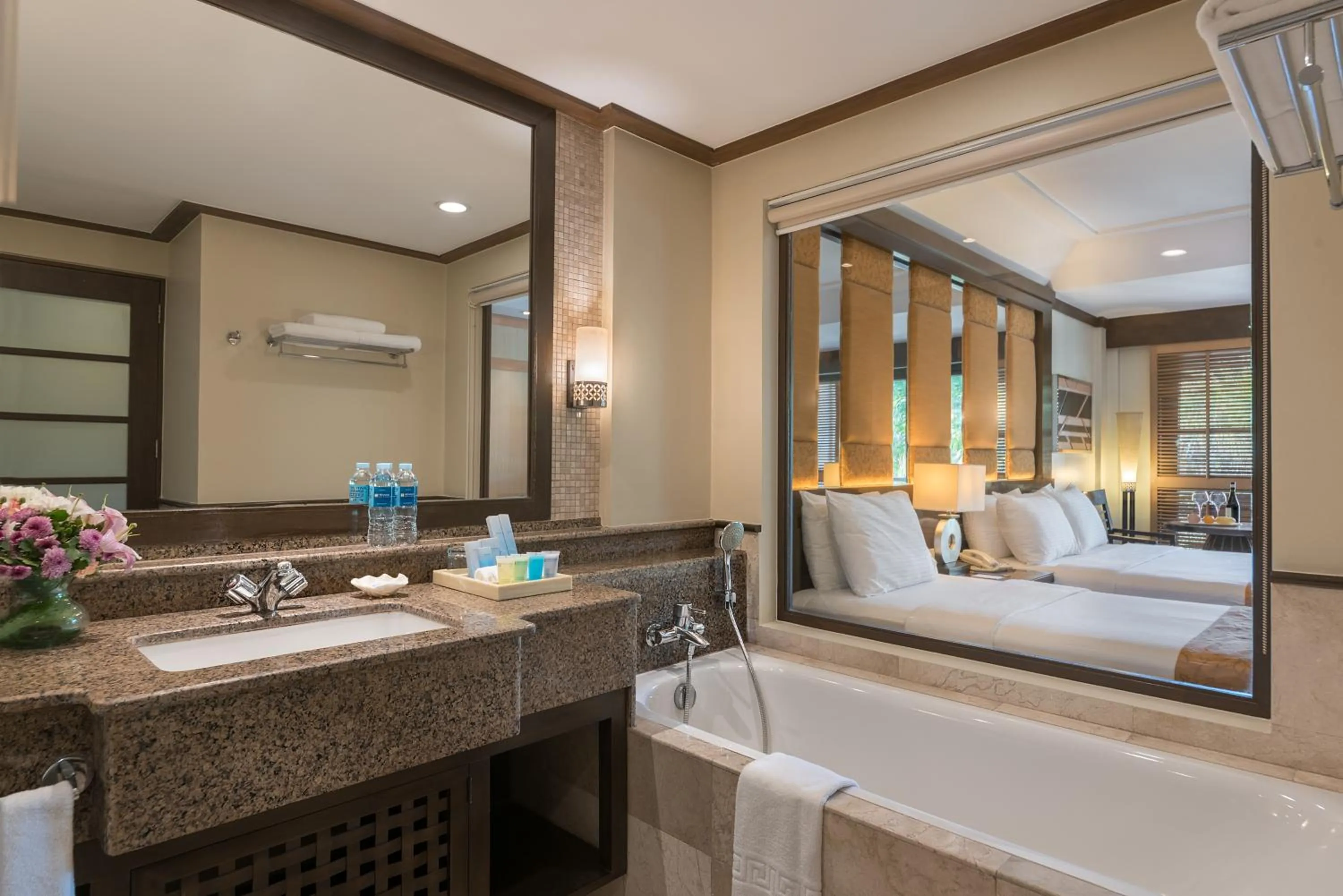 Bathroom, Bed in Henann Lagoon Resort