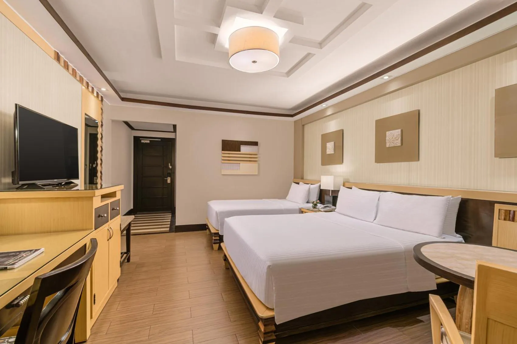 Bed in Henann Lagoon Resort