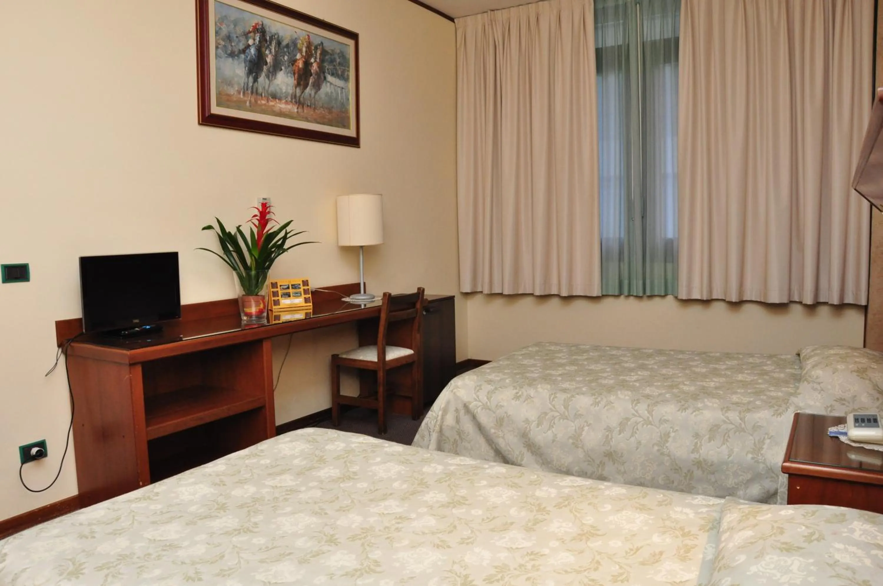 Photo of the whole room, Bed in Hotel Country Club