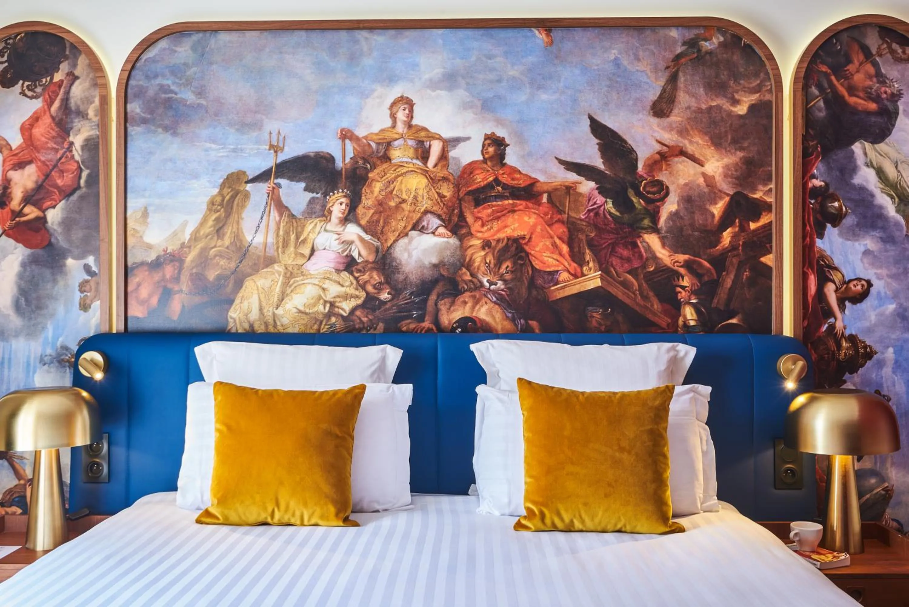 Bed in Hôtel Le Versailles