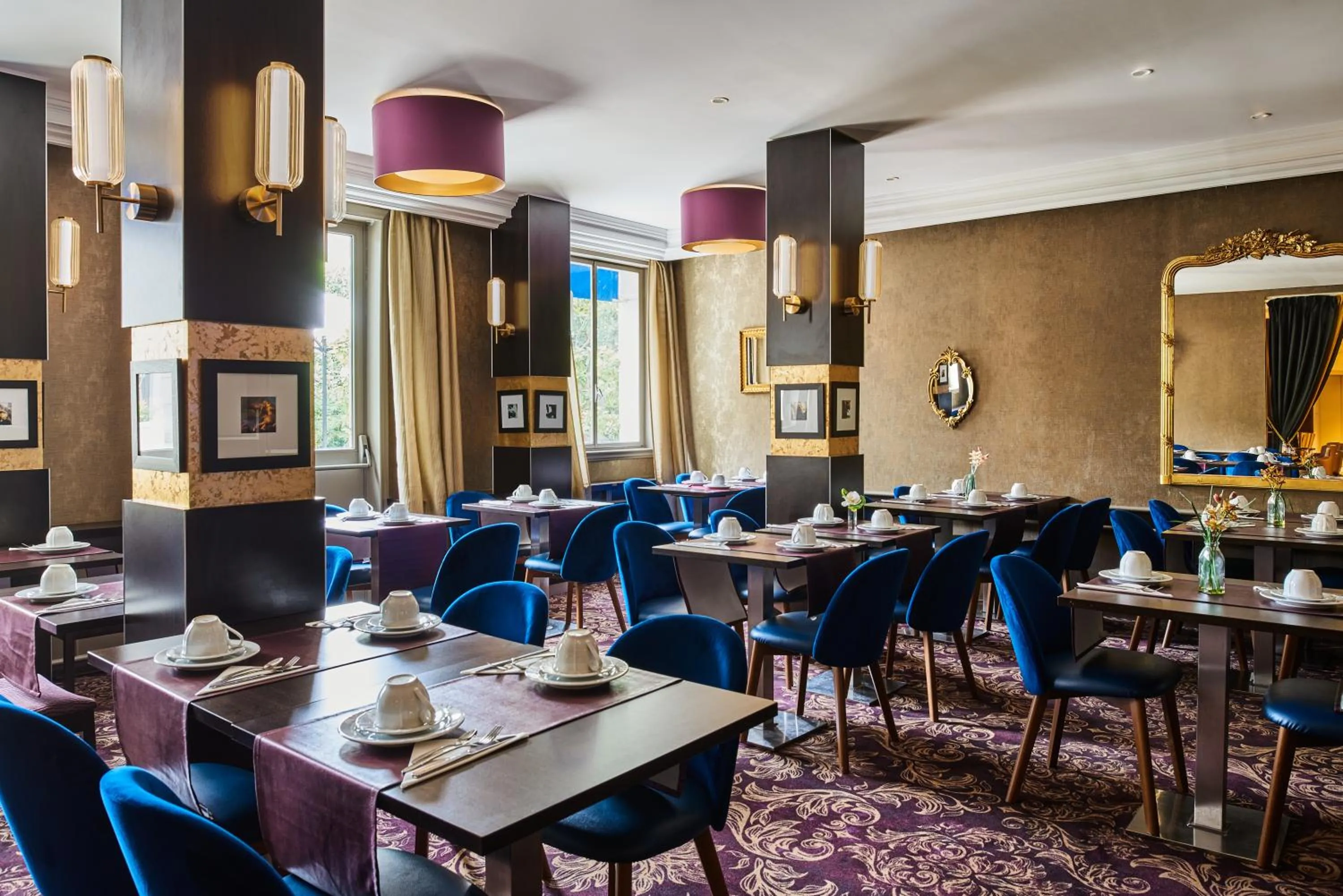 Restaurant/places to eat in Hôtel Le Versailles