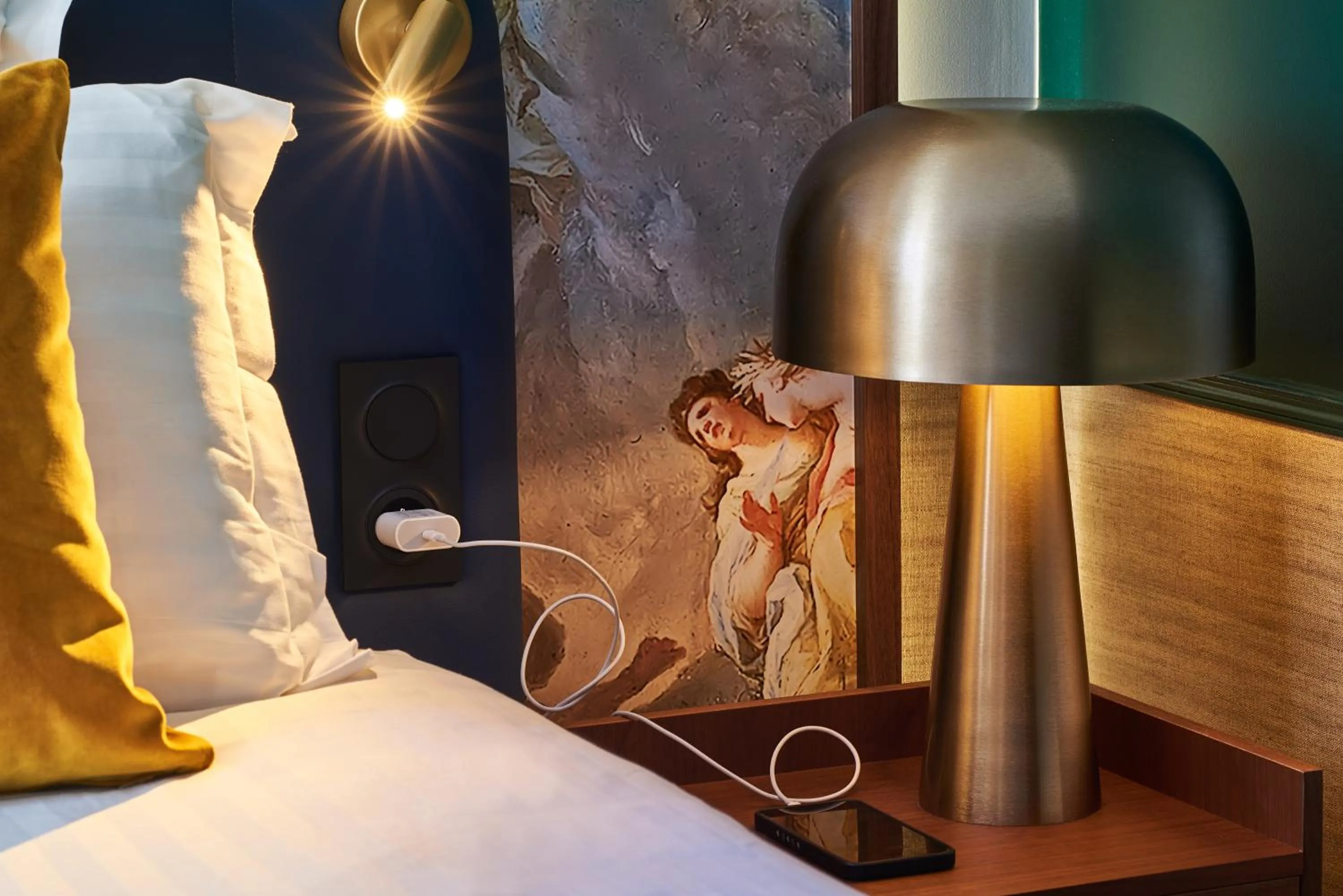 Bed in Hôtel Le Versailles