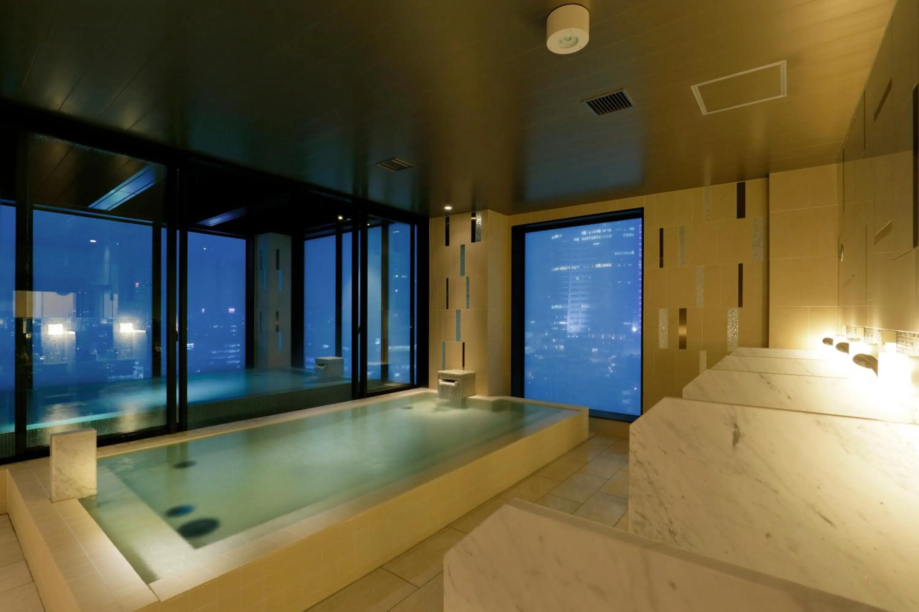 Open Air Bath in Candeo Hotels Tokyo Roppongi