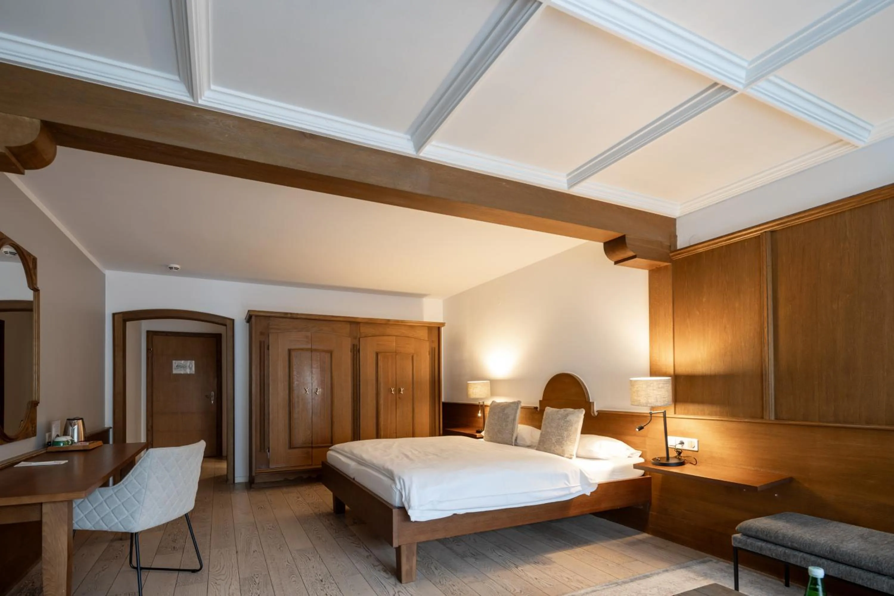 Photo of the whole room, Bed in Q! Hotel Maria Theresia