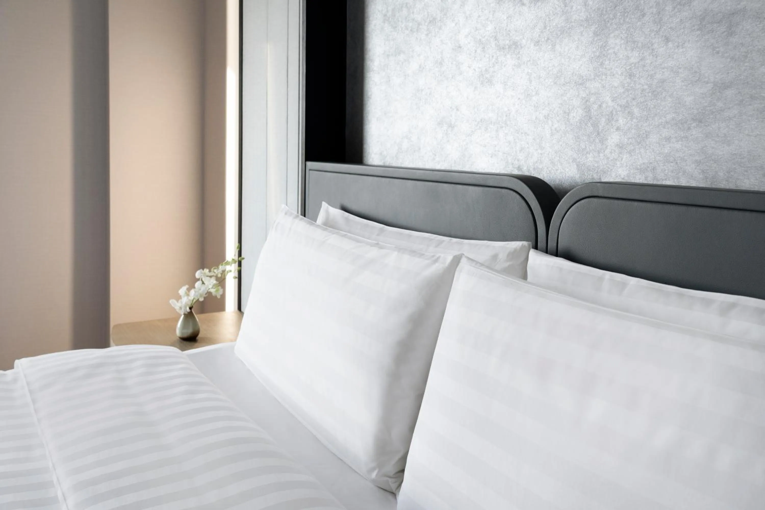 Bed in Shangri-La Harbin