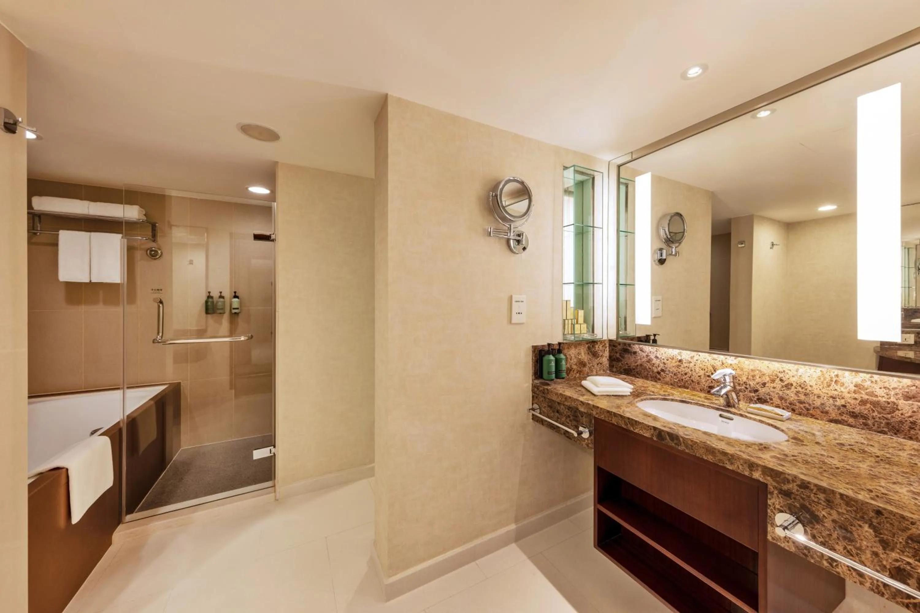 Bathroom in Shangri-La Harbin