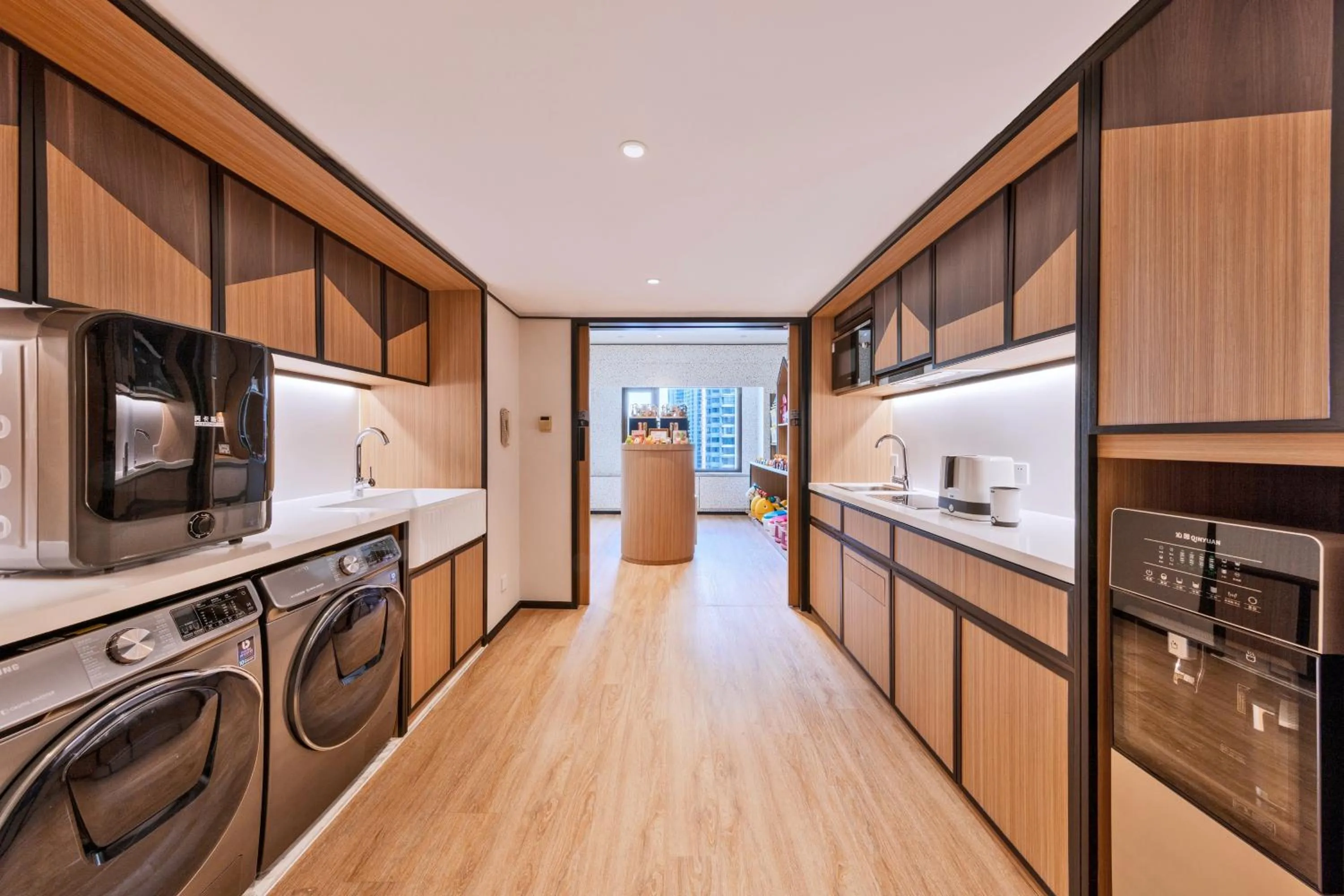 Communal kitchen in Shangri-La Harbin