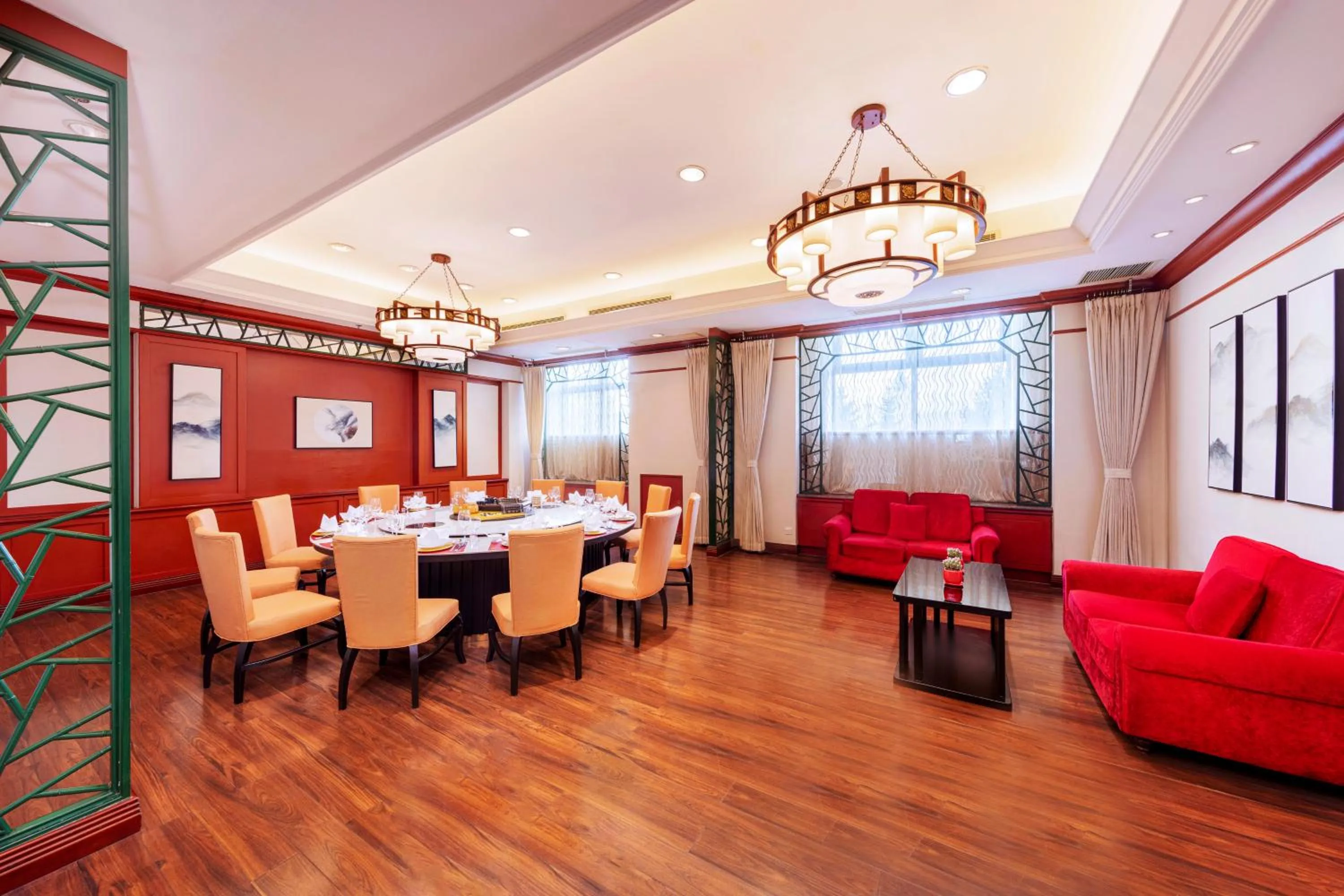 Restaurant/places to eat in Shangri-La Harbin