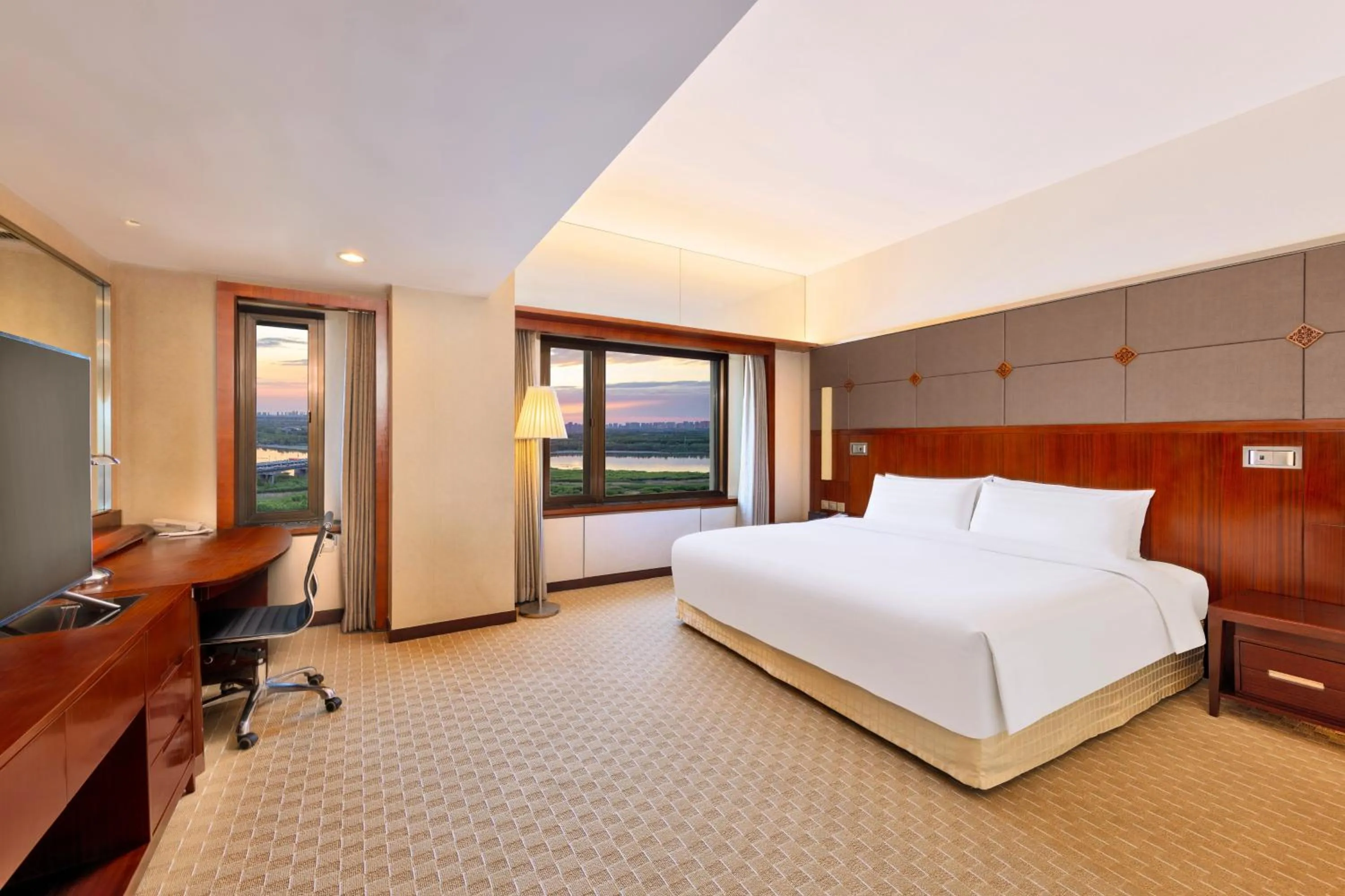 Bed in Shangri-La Harbin