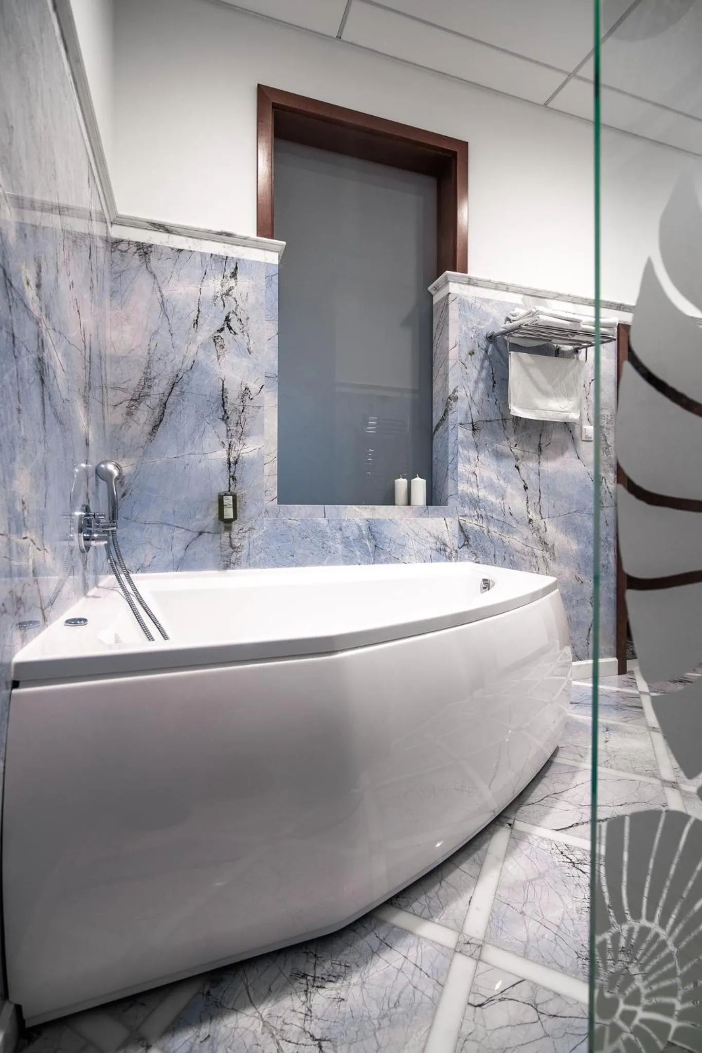 Hot Tub in Hotel Park Kajetany