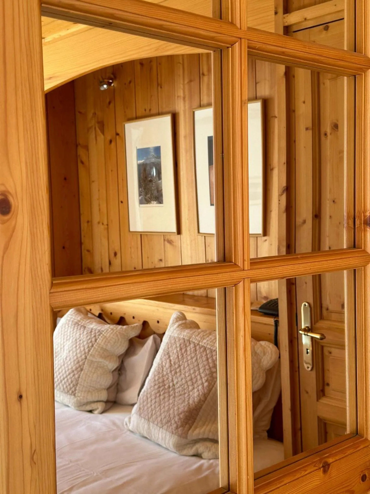 Bed in Hôtel Le Jeu de Paume