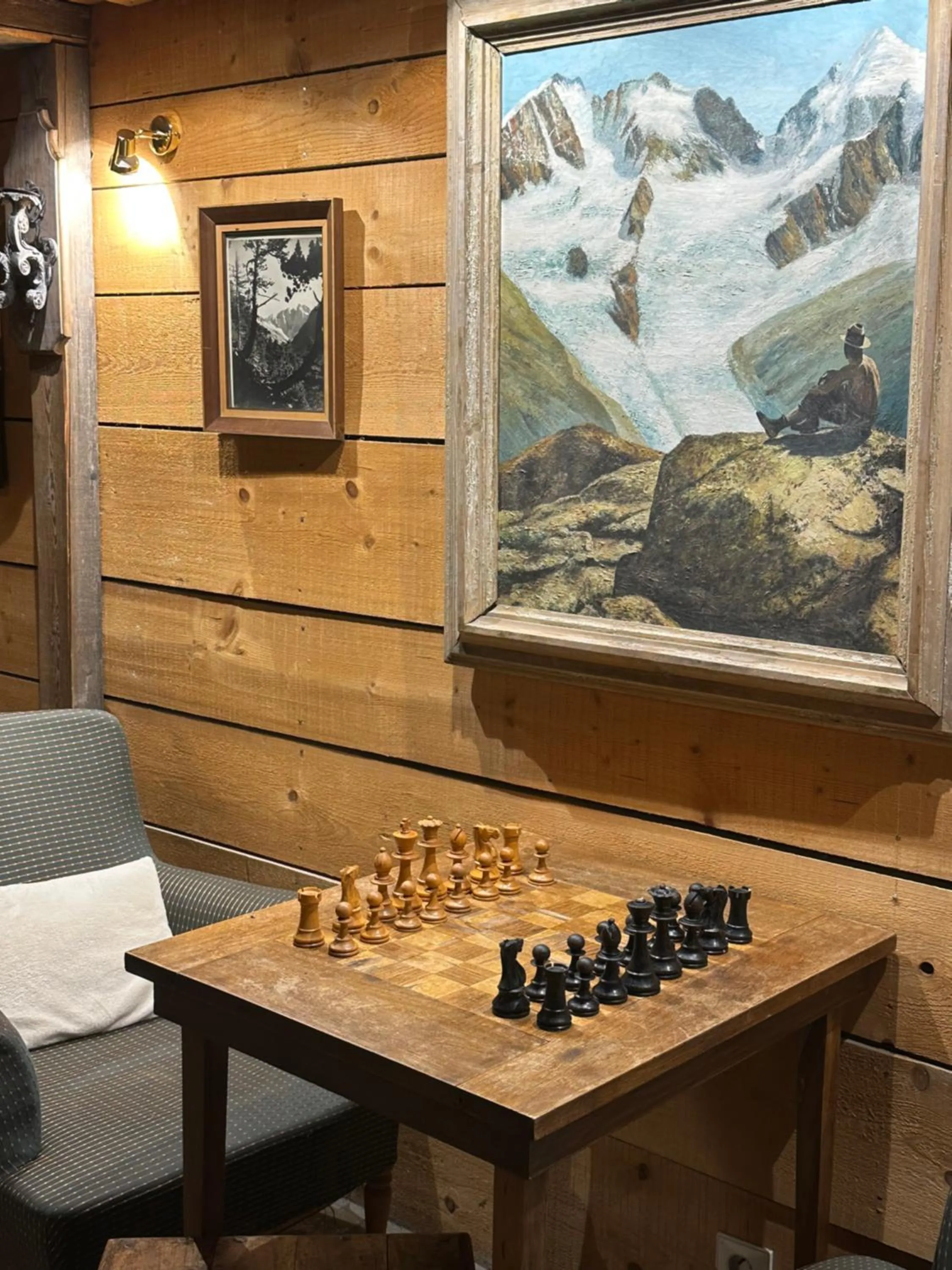 Game Room in Hôtel Le Jeu de Paume