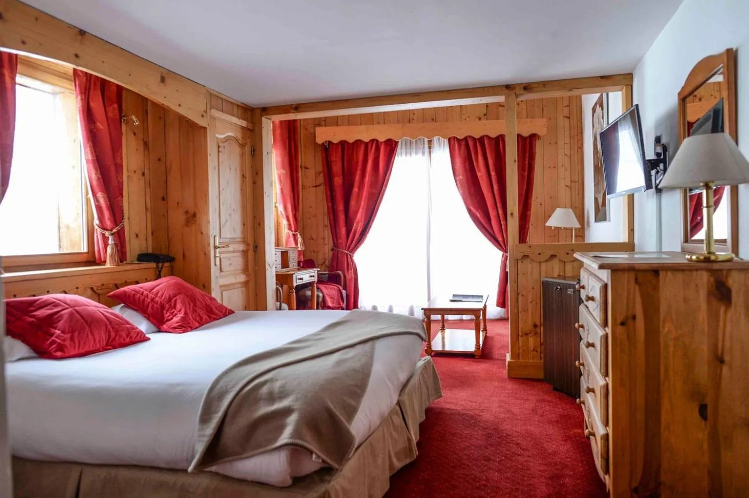 Bed in Hôtel Le Jeu de Paume