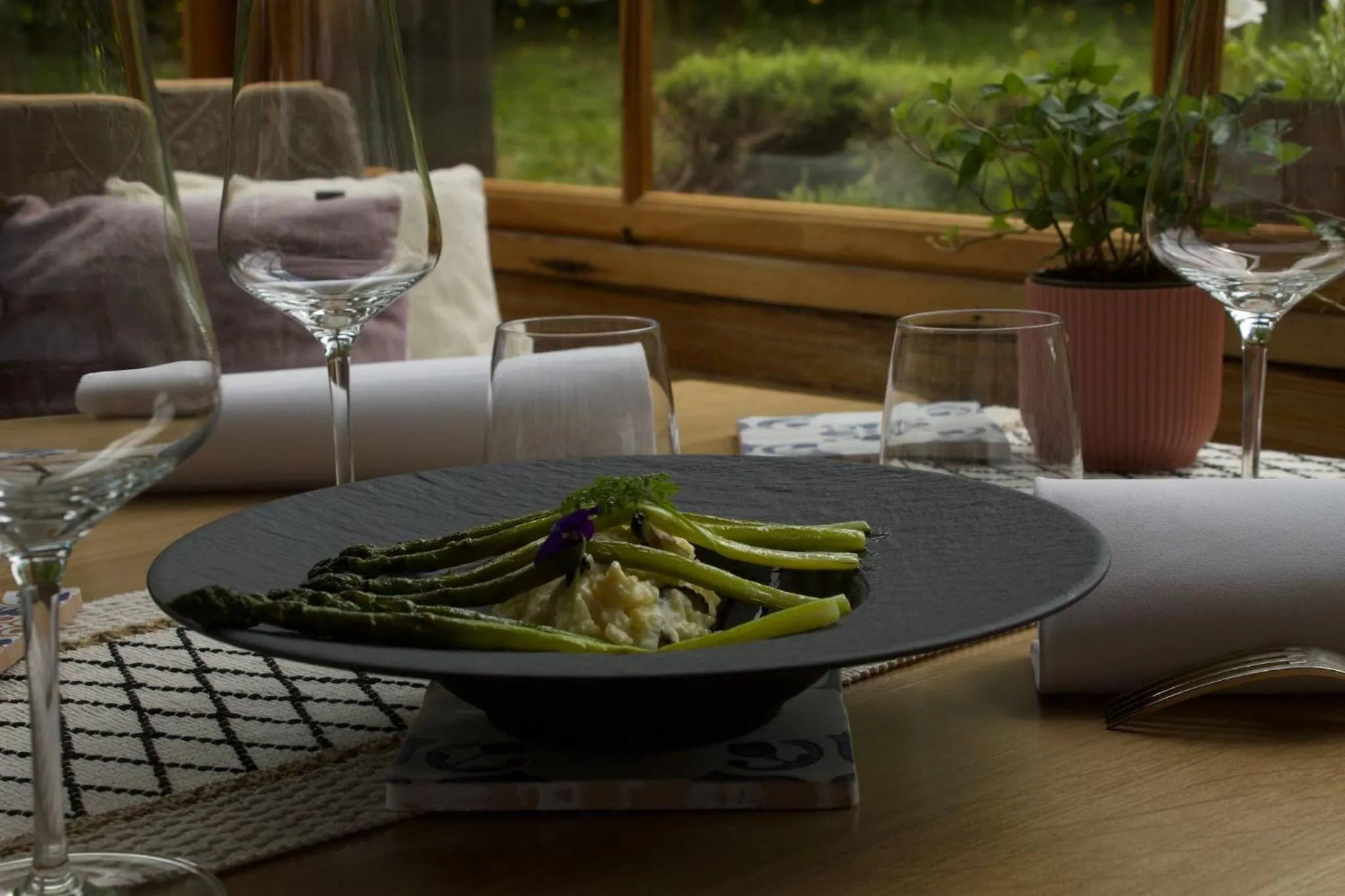 Food and drinks in Hôtel Le Jeu de Paume