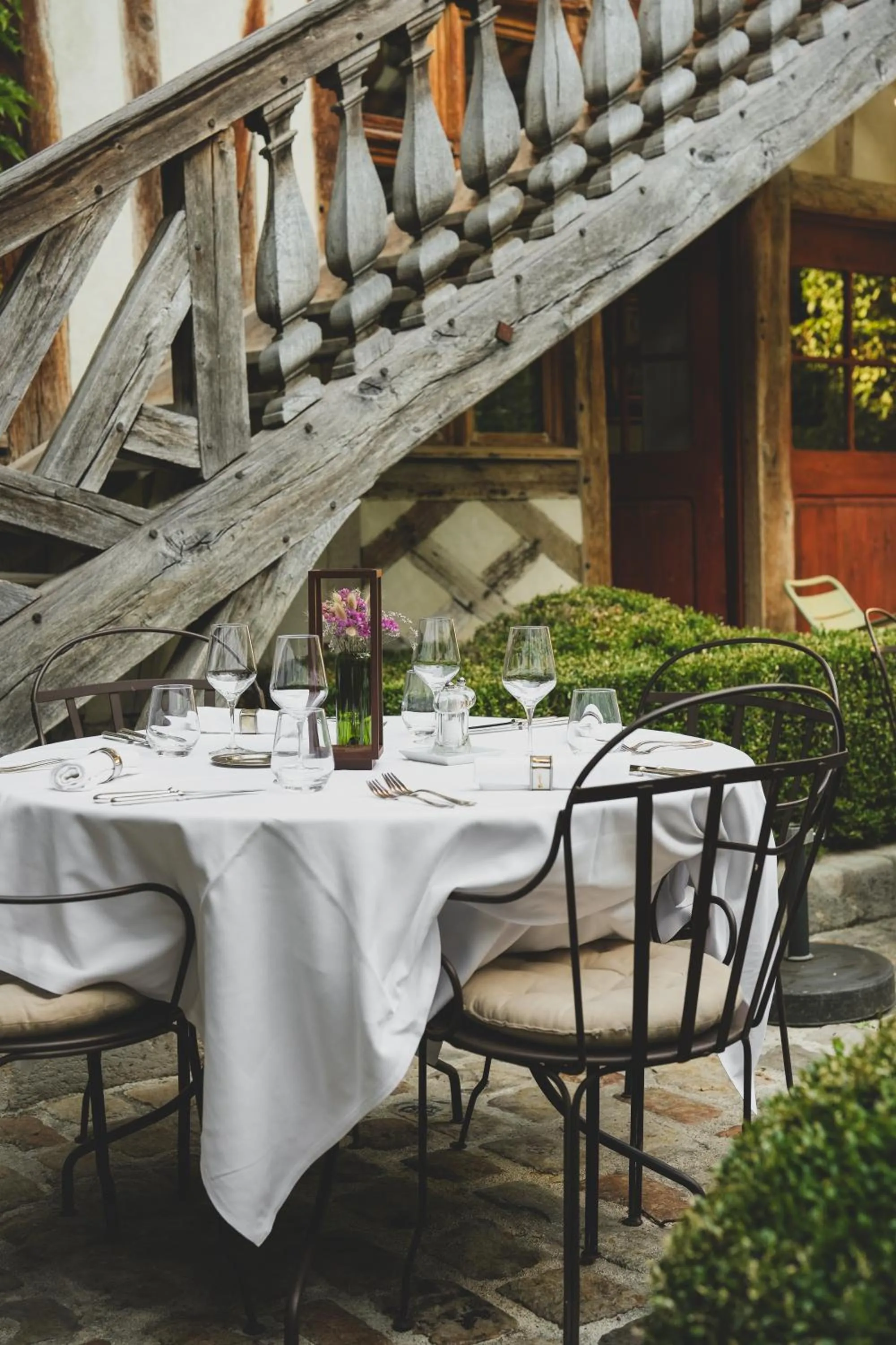 Patio in Le Champ des Oiseaux Hôtel & Spa