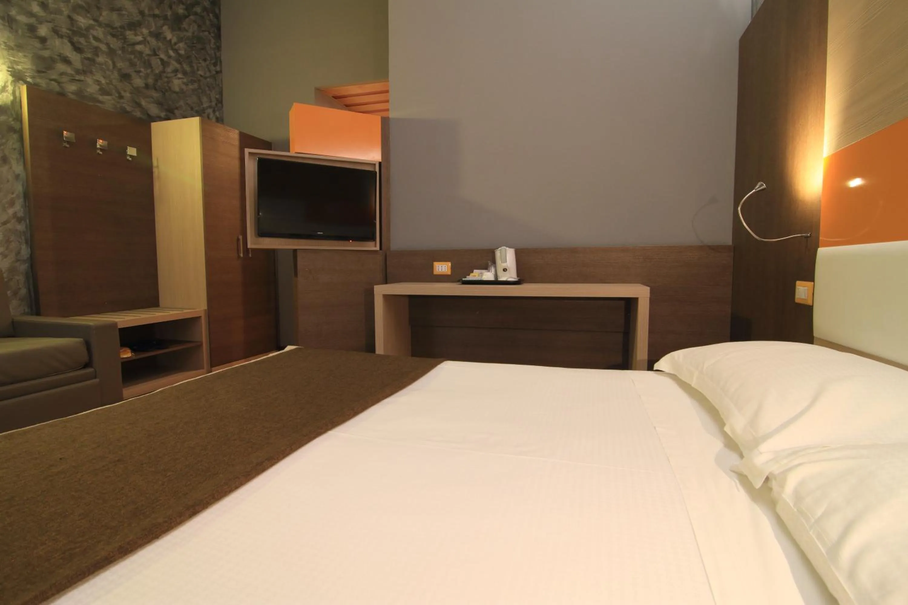 Bedroom, Bed in Hotel Metrò