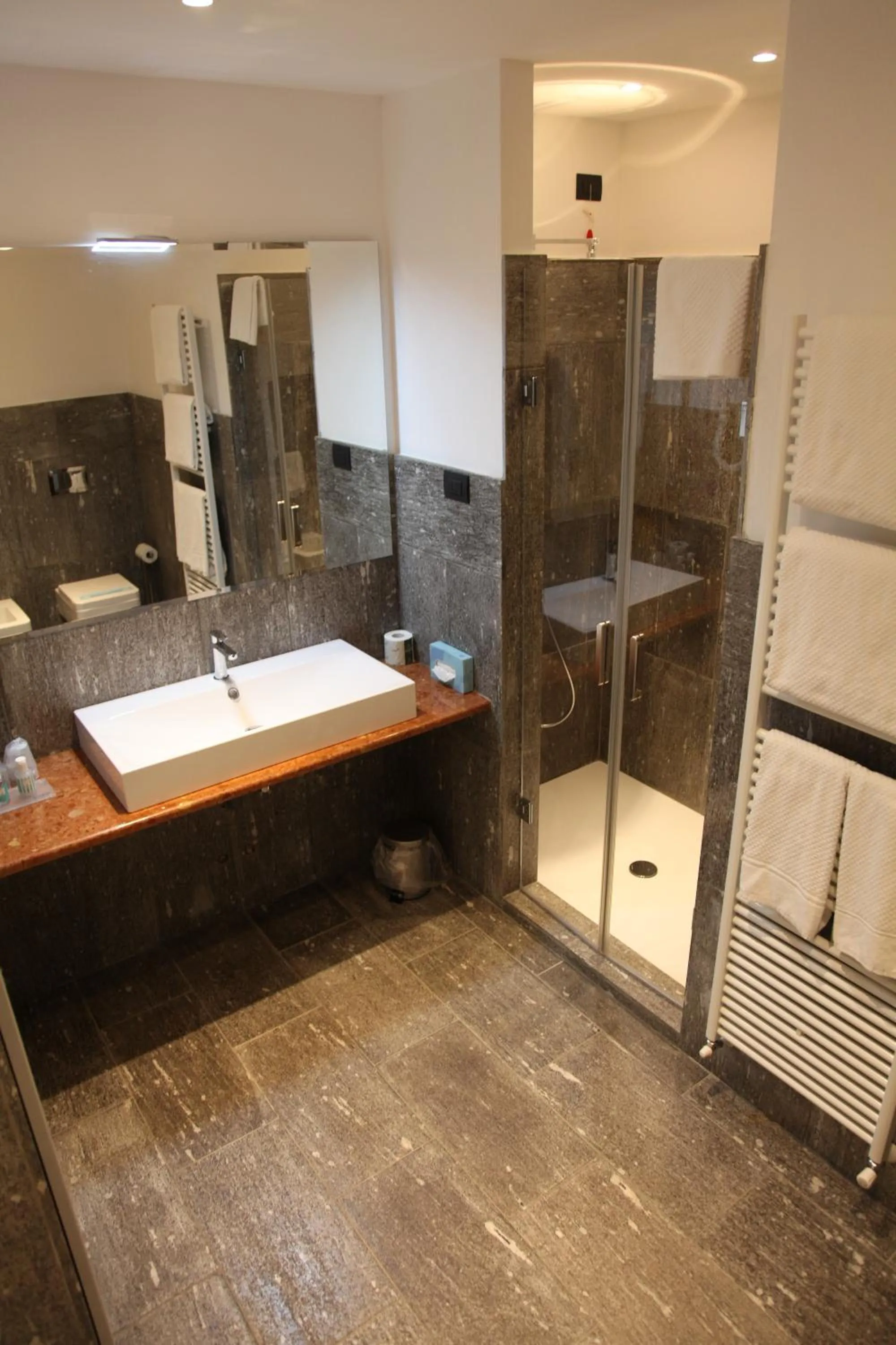 Bathroom in Hotel Metrò