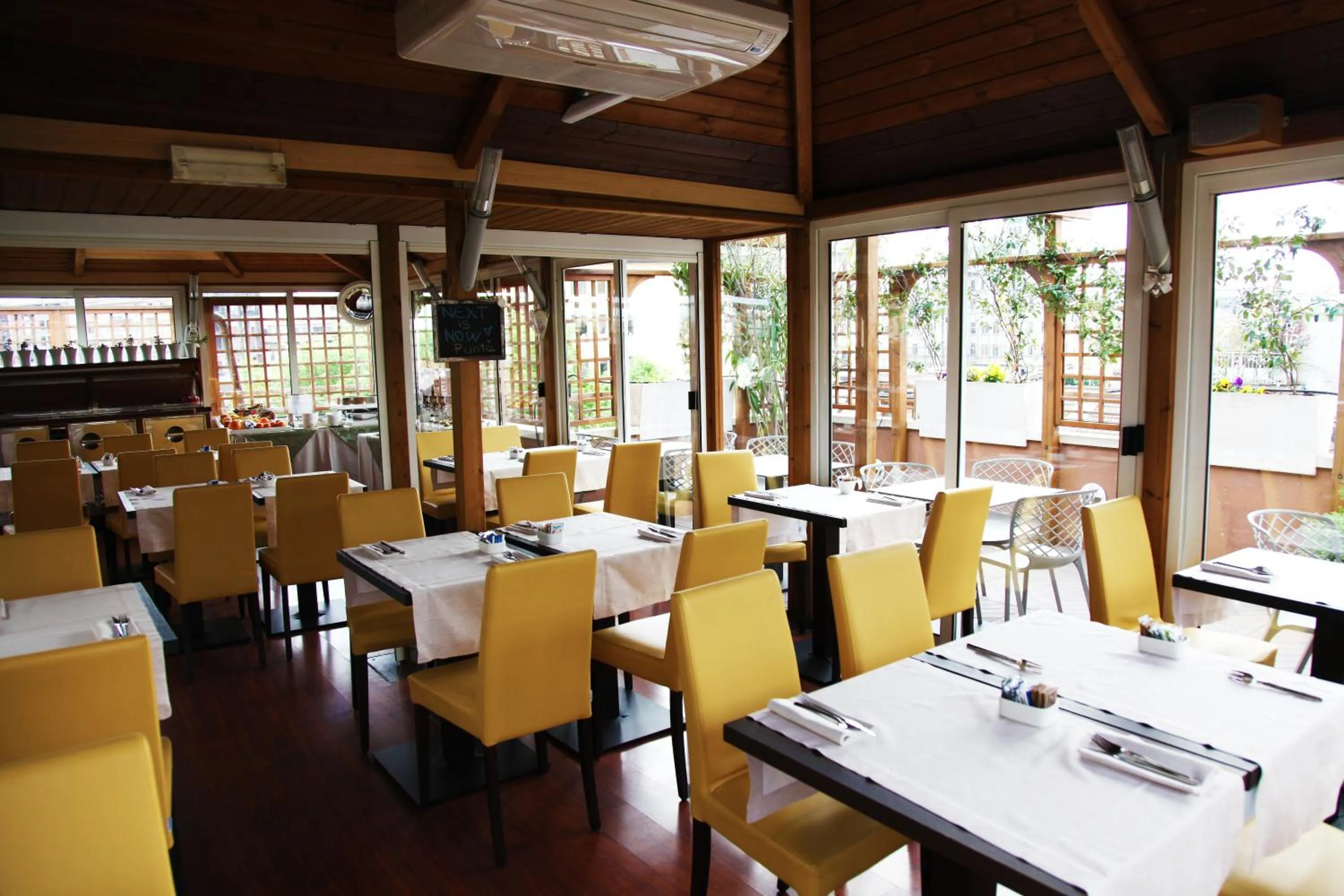 Restaurant/places to eat in Hotel Metrò