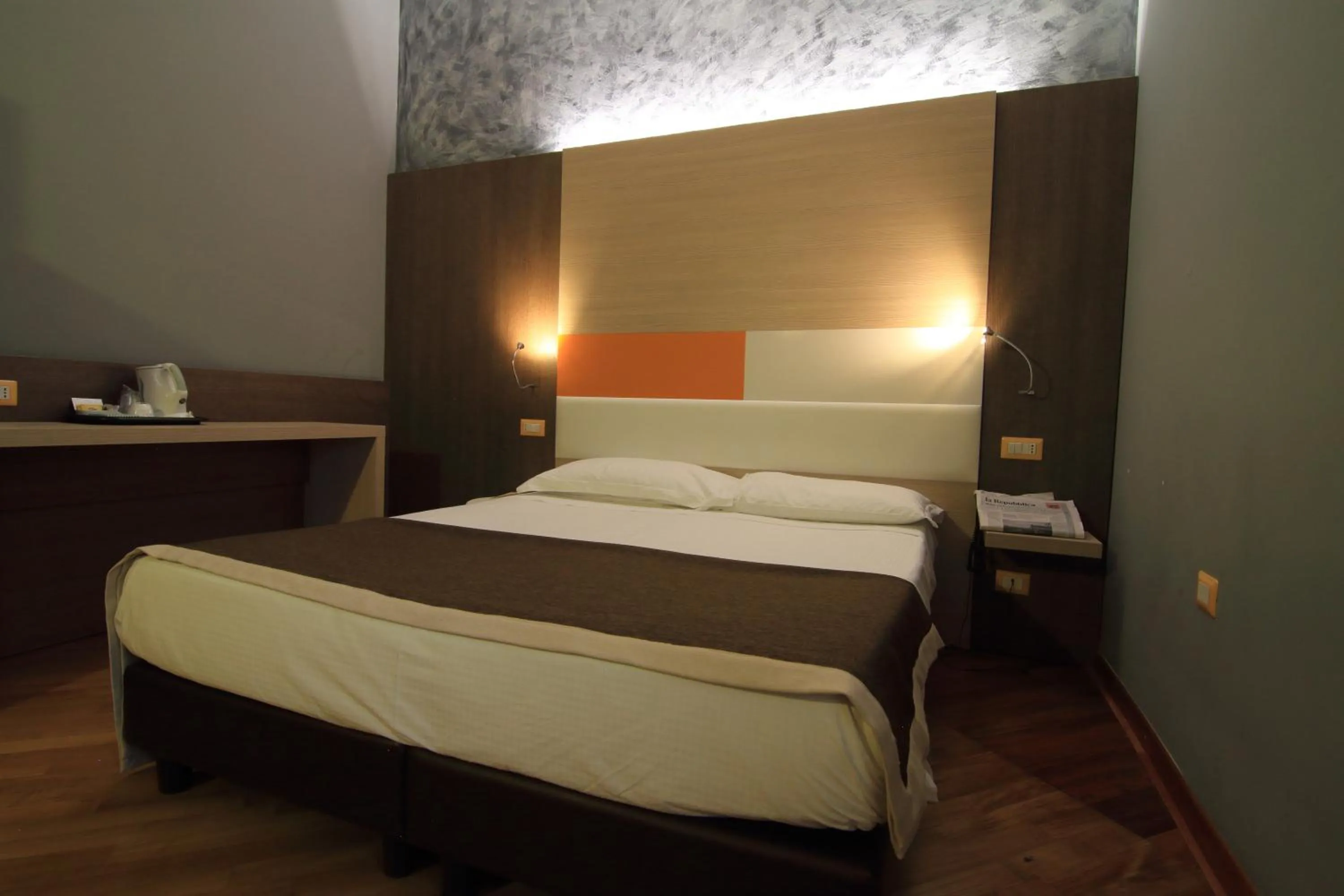 Bedroom, Bed in Hotel Metrò