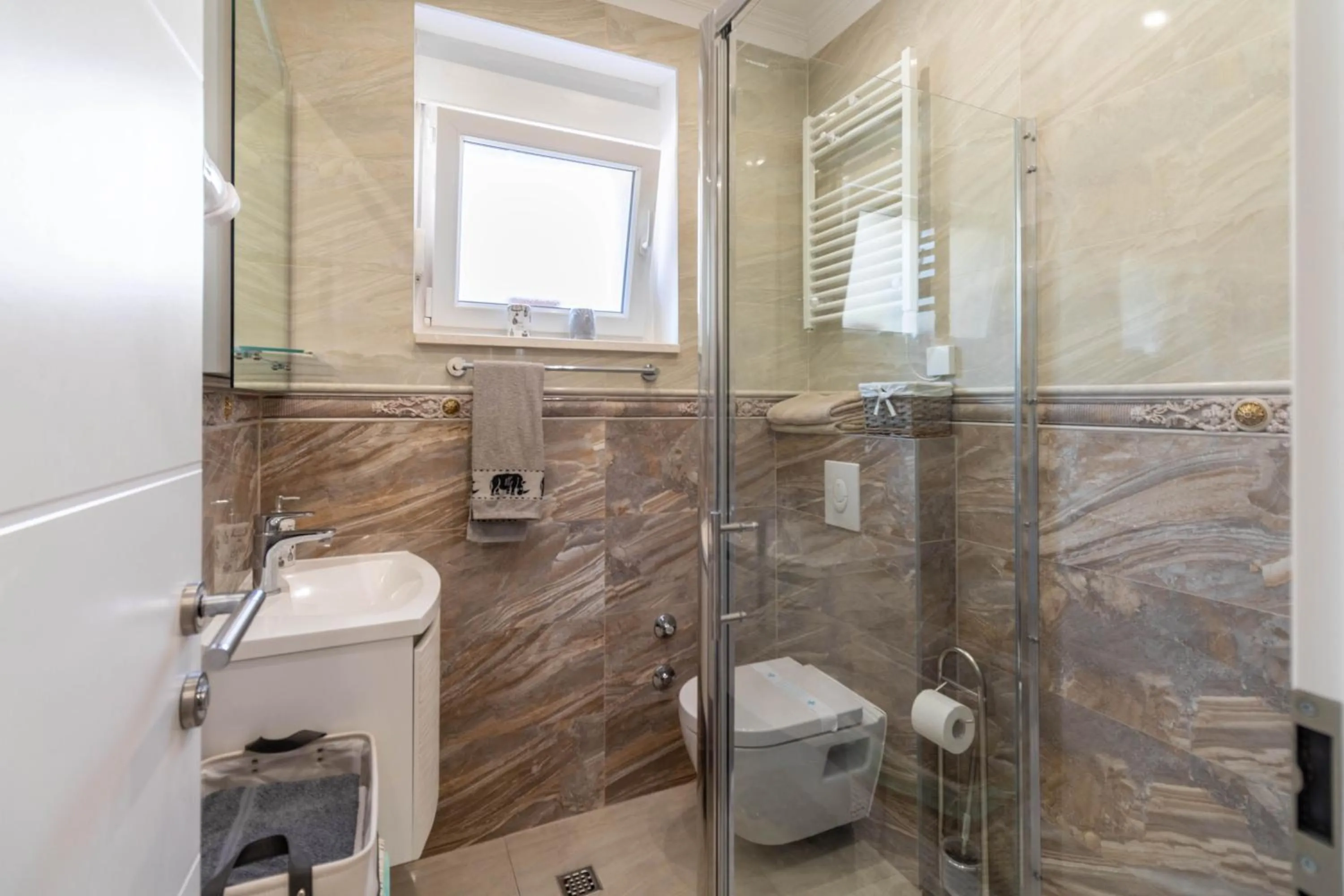 Bathroom in StaySplitBay