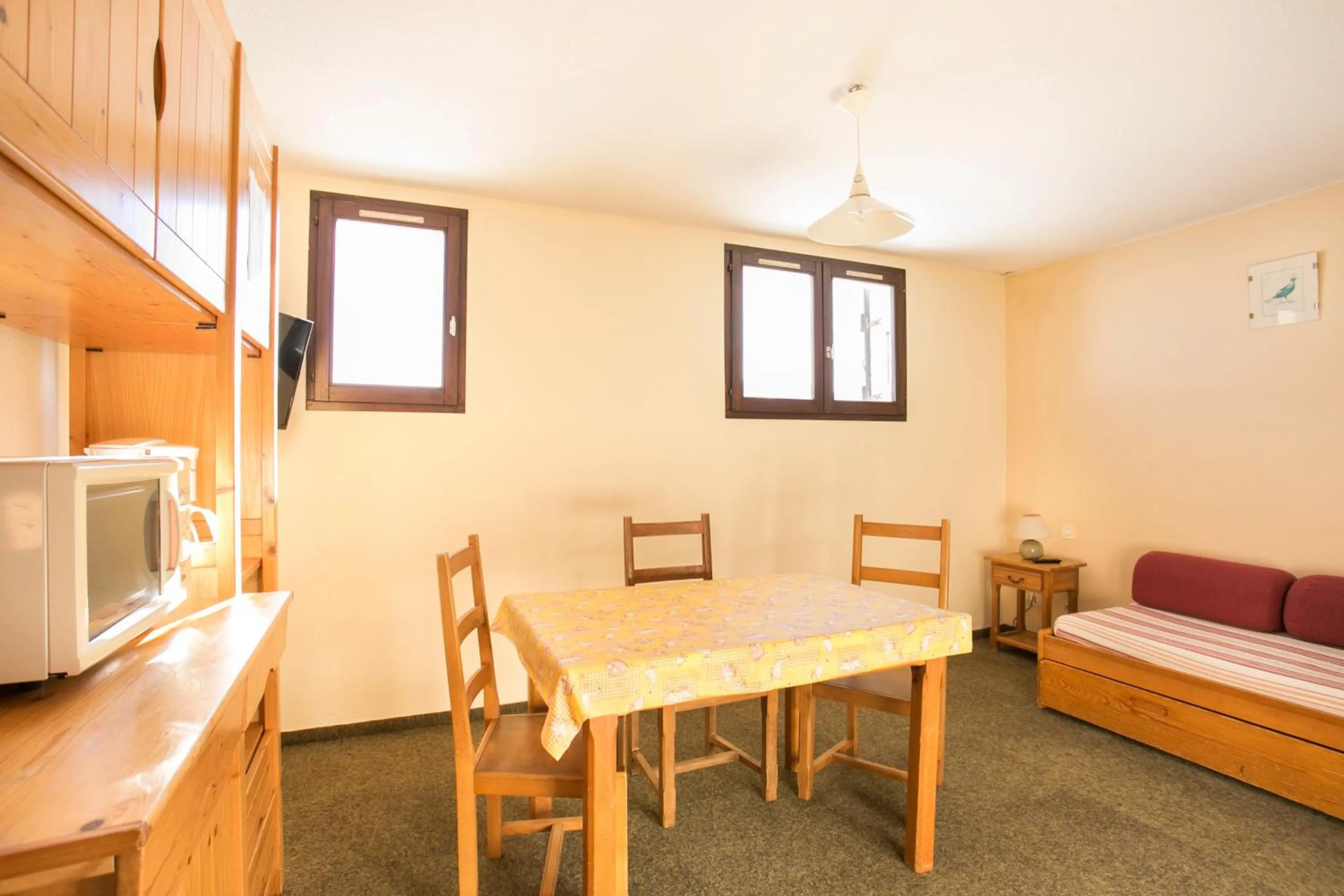 Dining area in Résidence Les Clarines ( by Popinns )