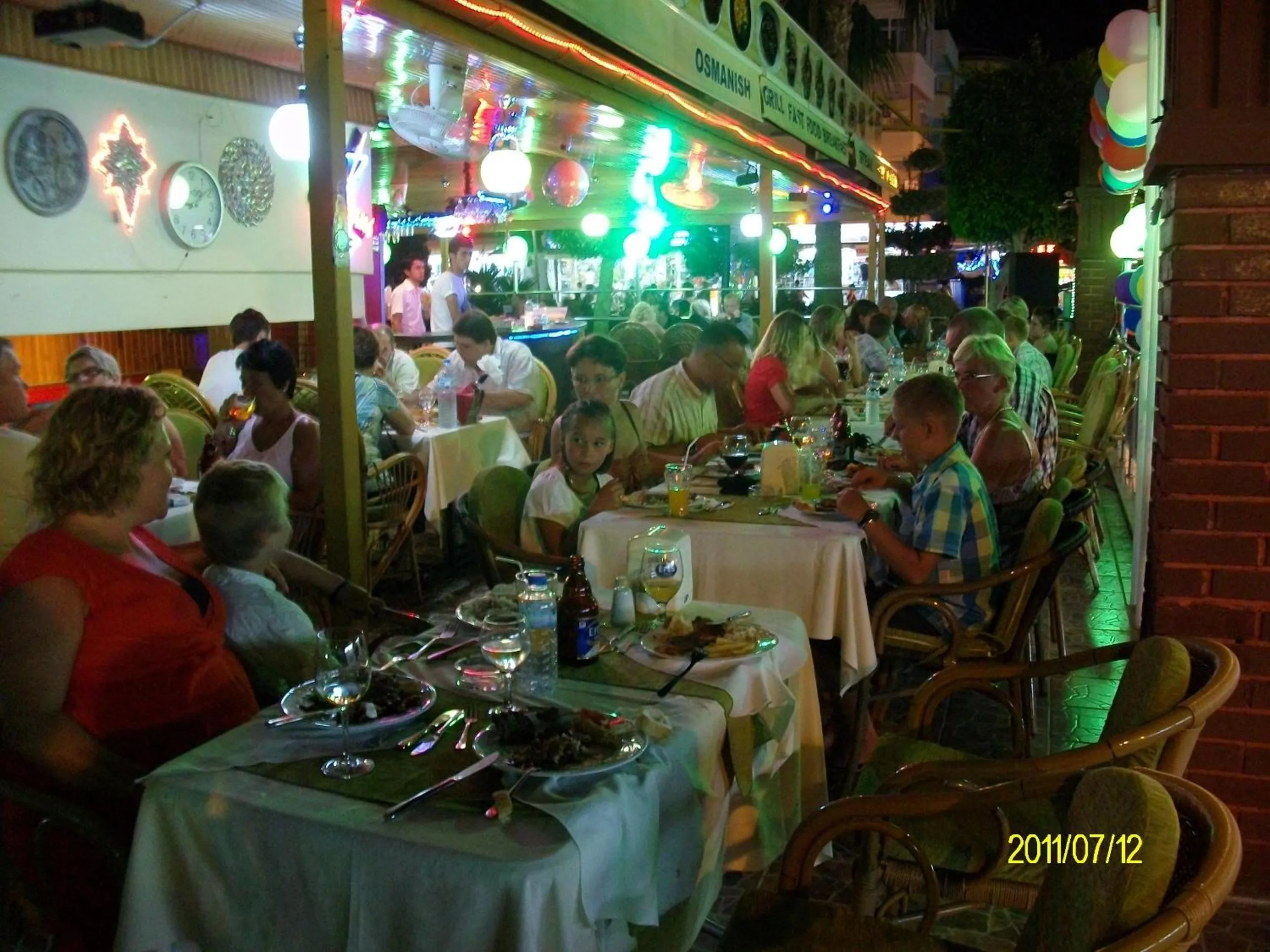 Restaurant/places to eat in Semiz Apart Hotel