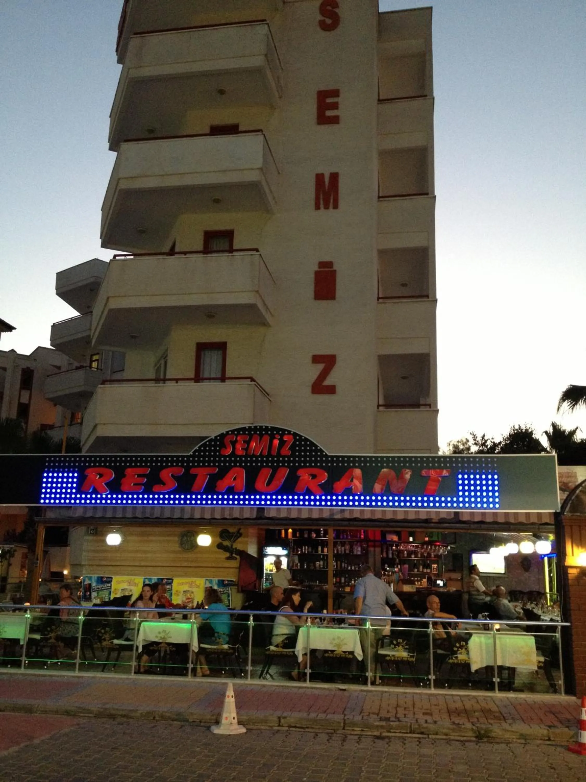 Facade/entrance in Semiz Apart Hotel