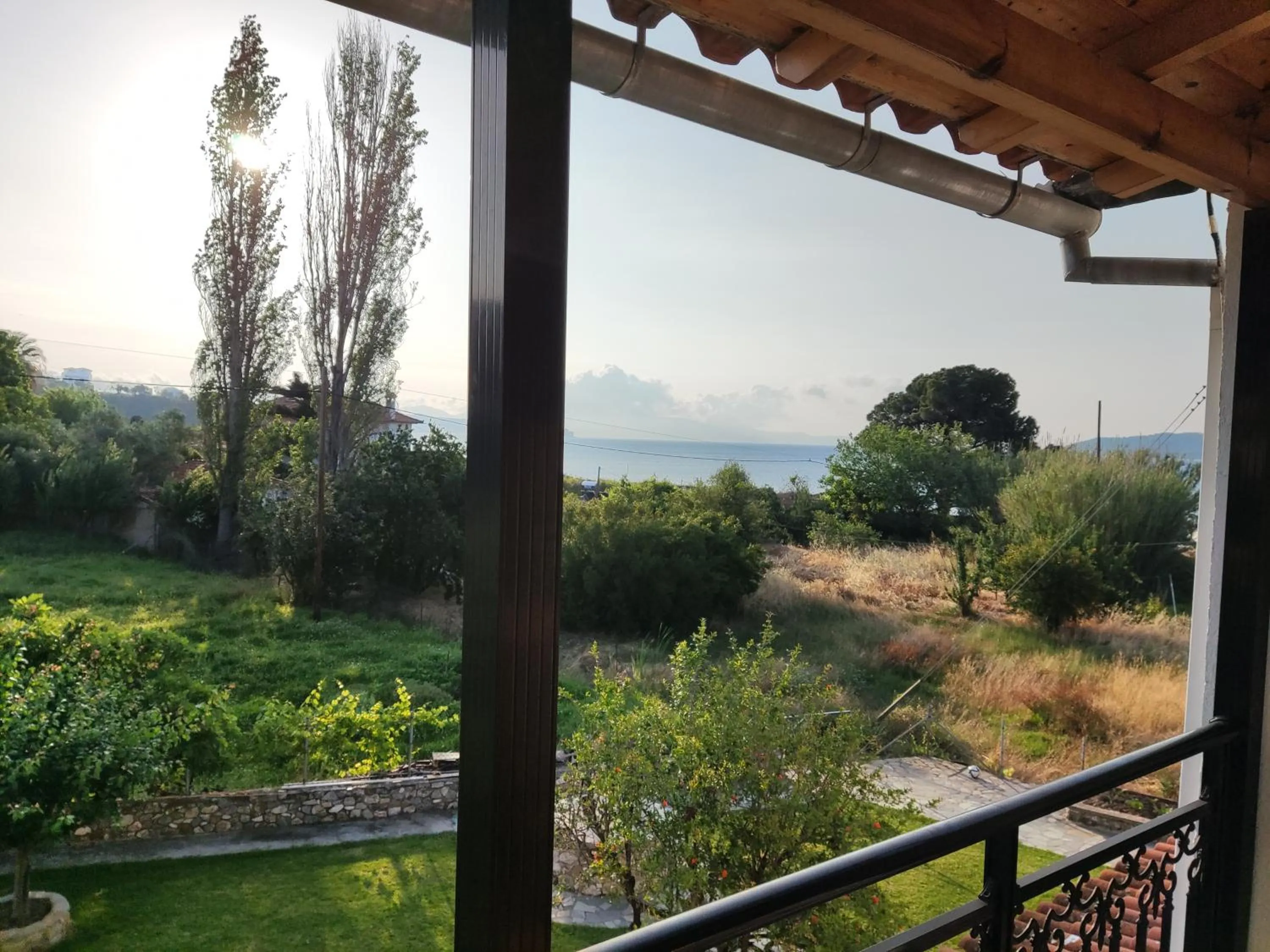 Day in Vontzos Hotel