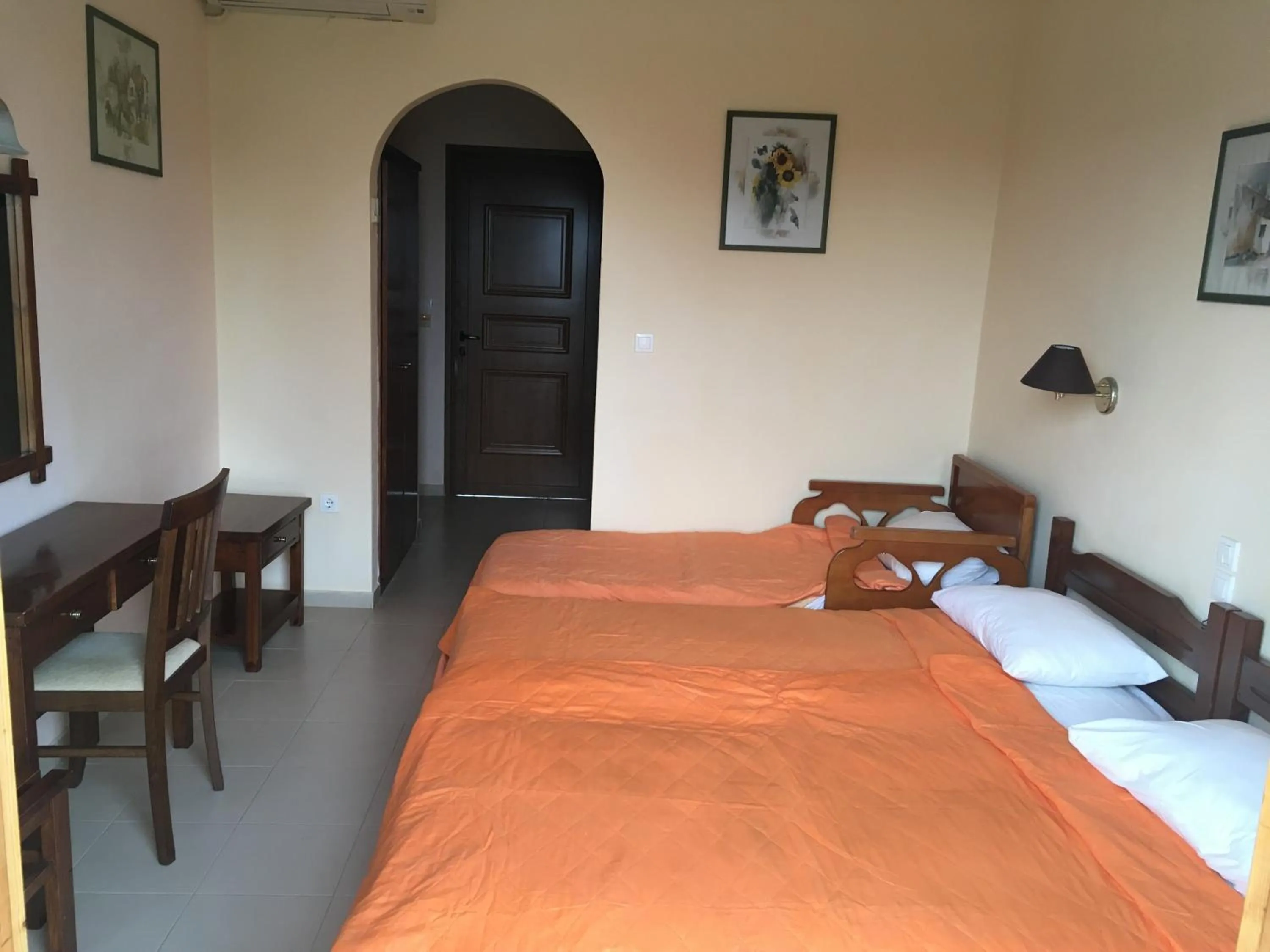 Bedroom, Bed in Vontzos Hotel