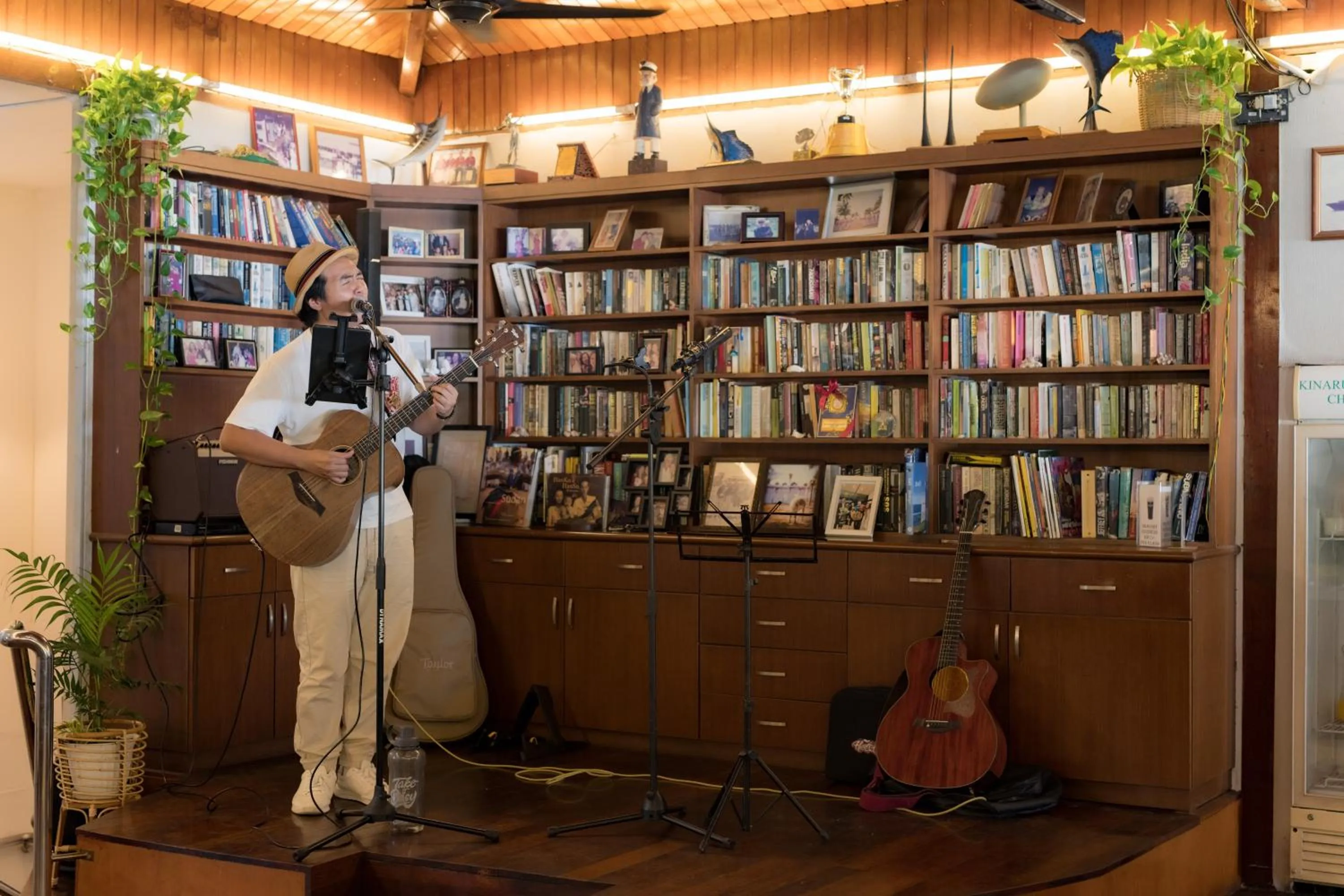 Restaurant/places to eat in Langkah Syabas Beach Resort