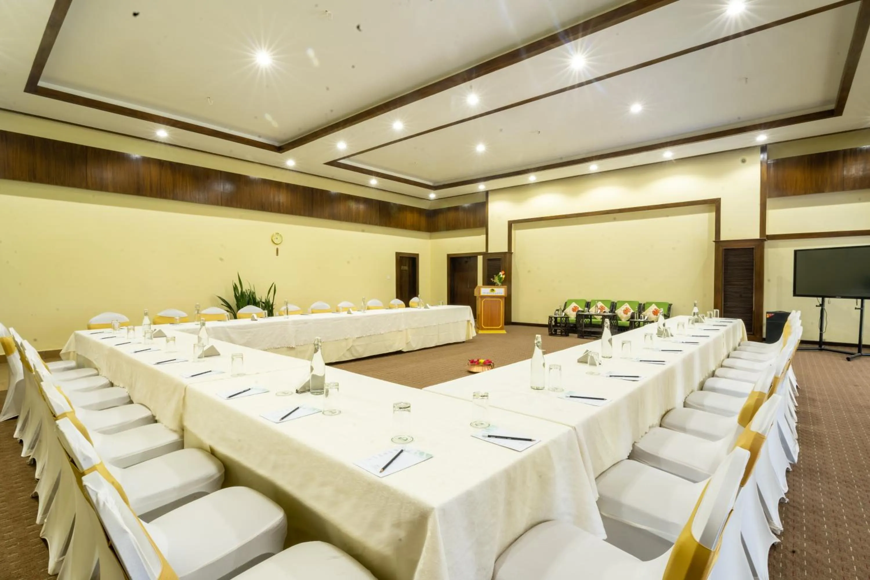 Banquet/Function facilities in Jagatpur Lodge by Annapurna