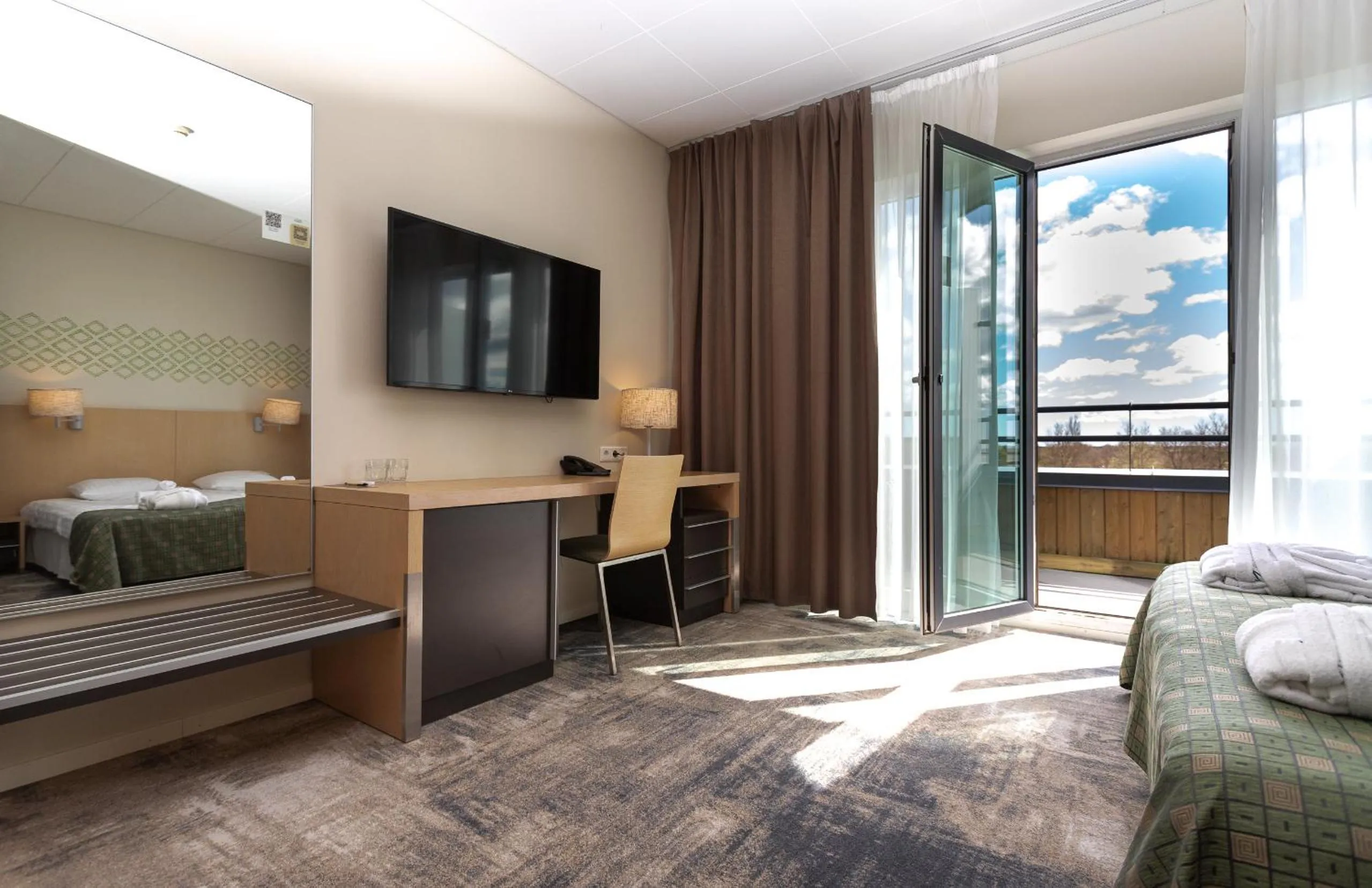 Bed in Meri Seaside Hotel & SPA