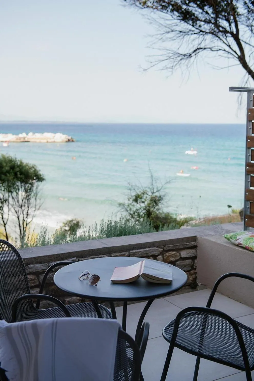 Photo of the whole room in Makryammos