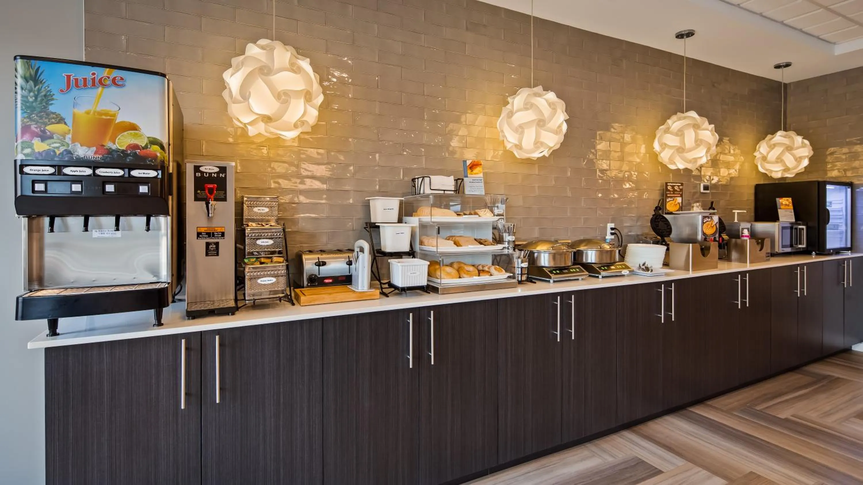 Buffet breakfast in Best Western Plus Merritt Hotel